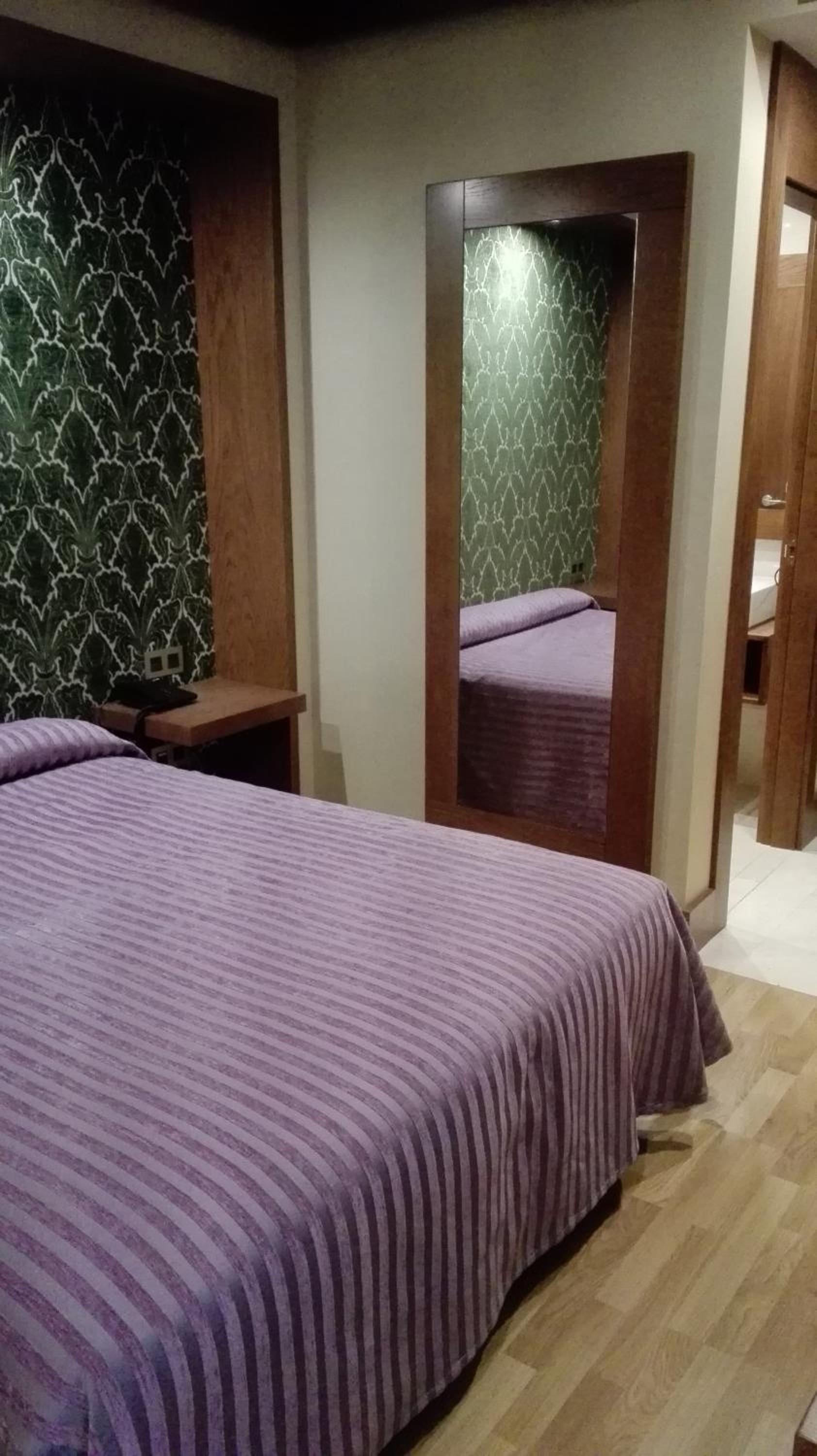 Double Room - Photo 14