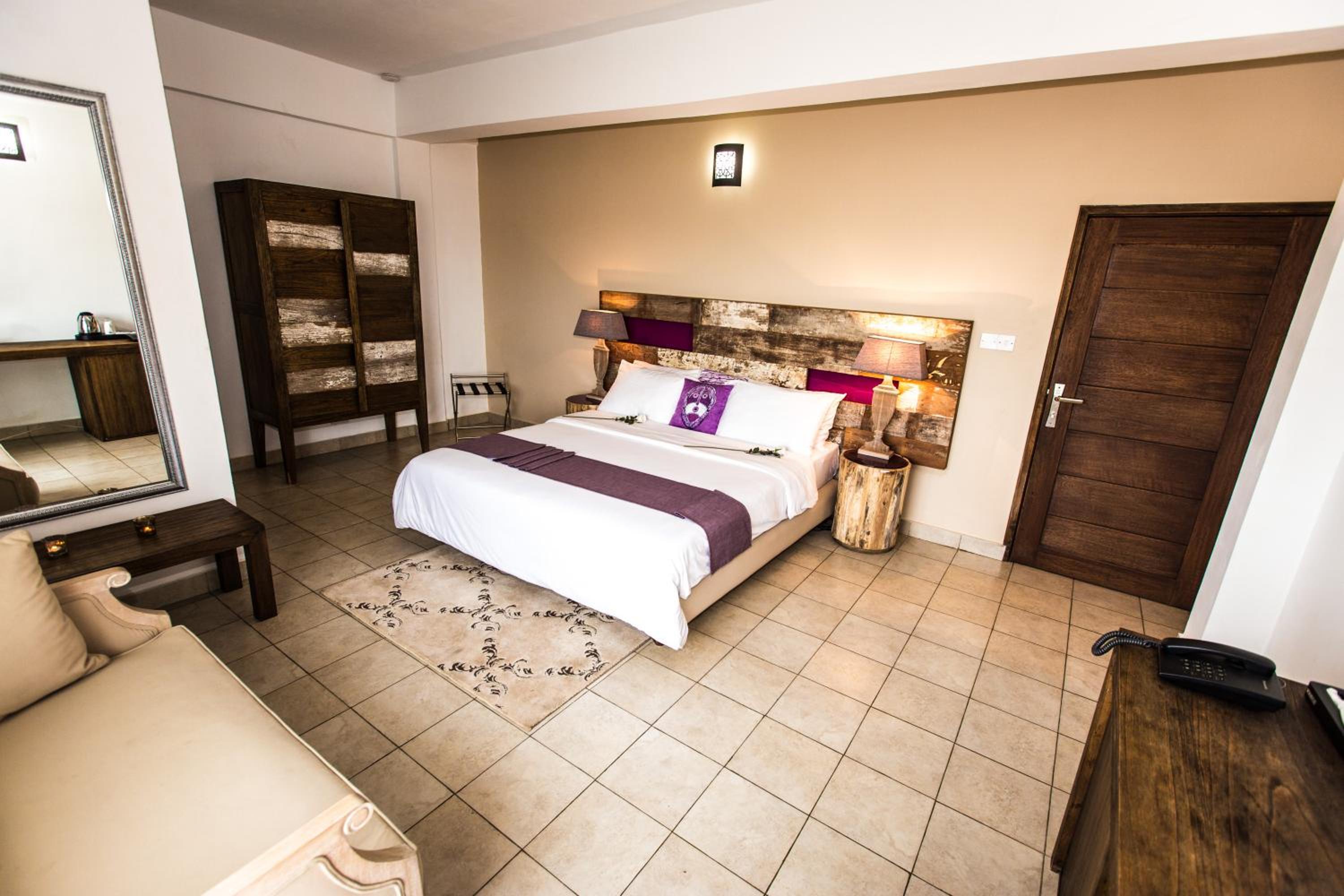 Deluxe Double Room - Photo 9