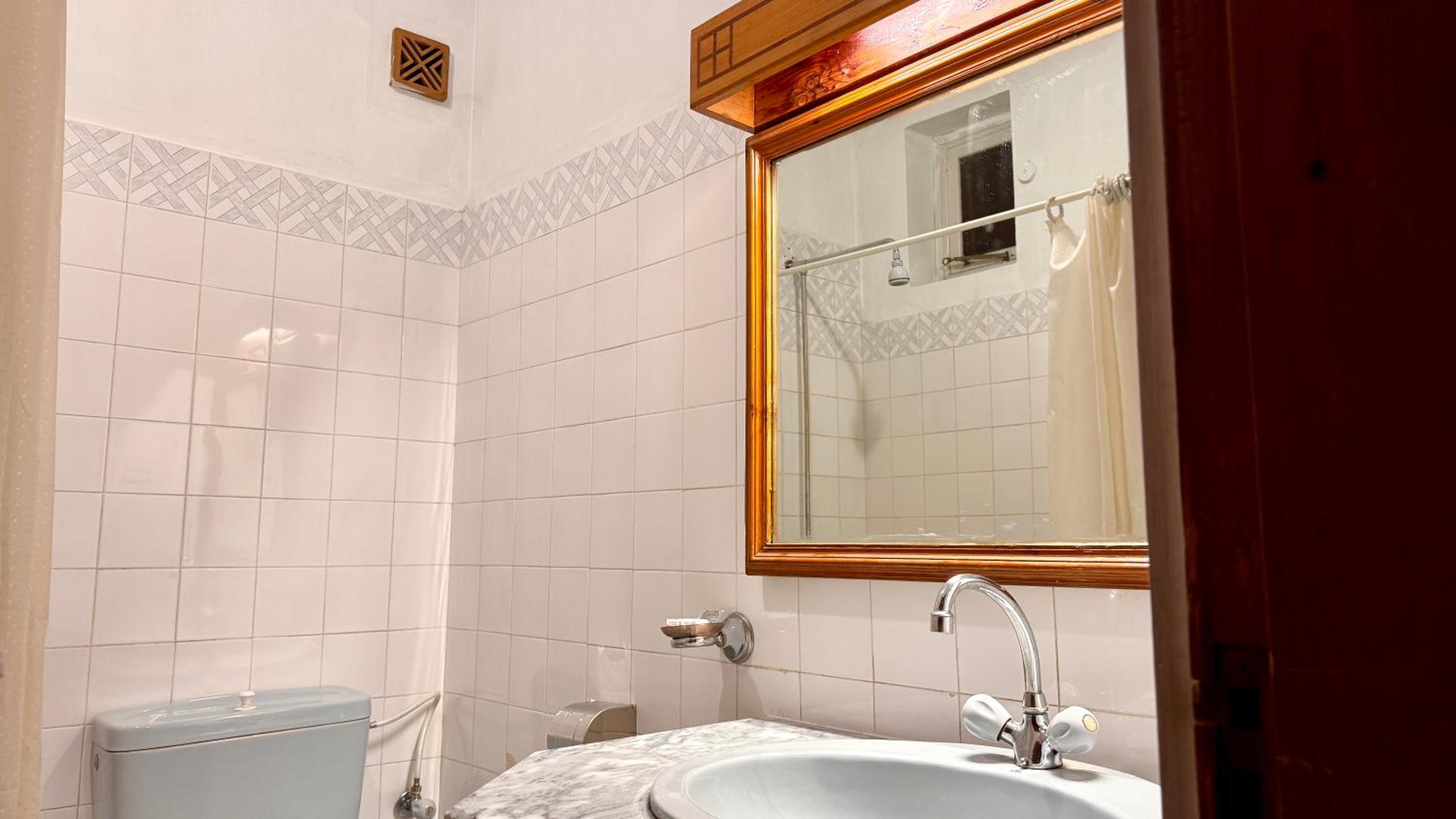 Twin Room with Balcony photo 3