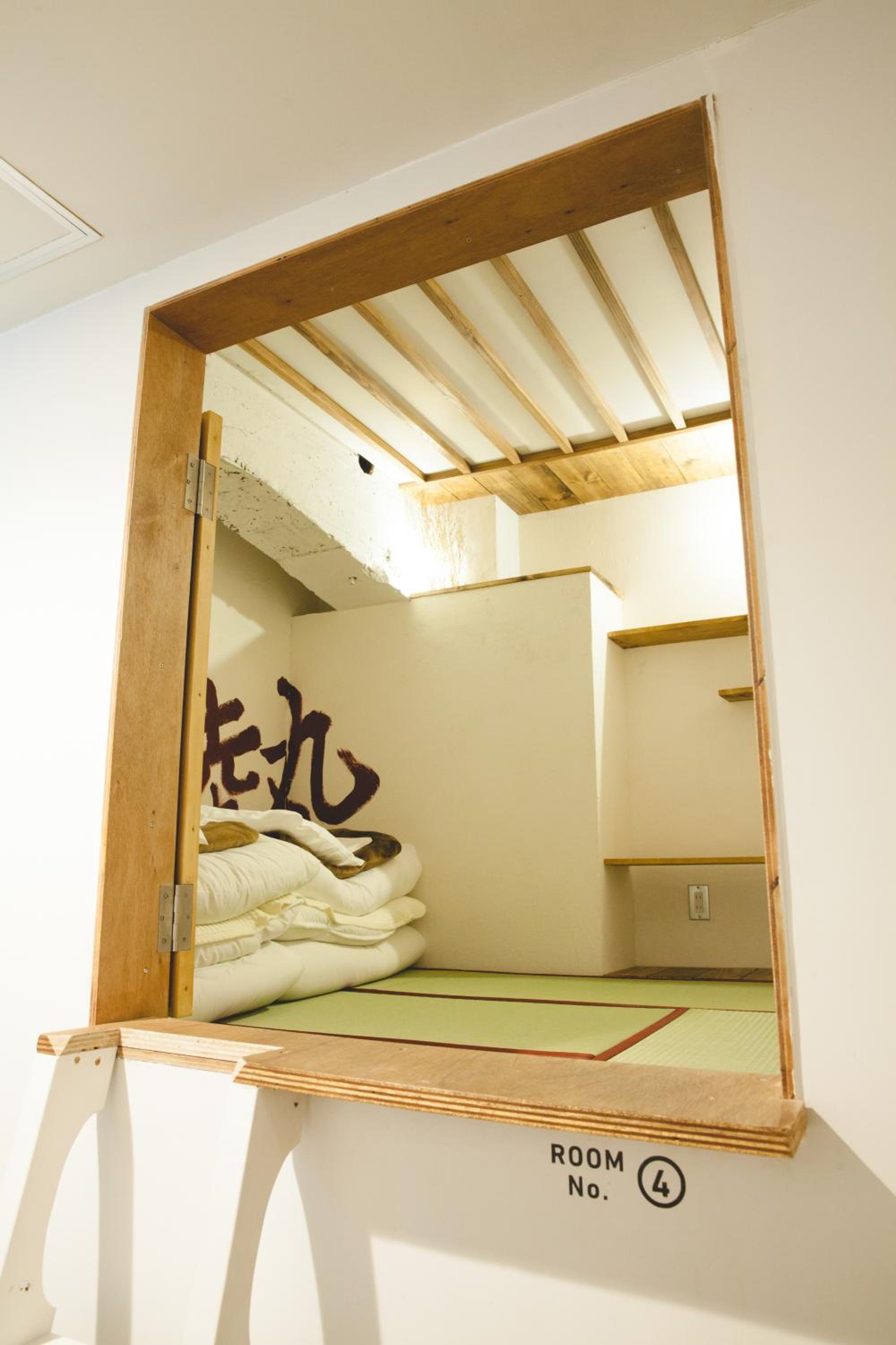 Twin Capsule Room - Upper photo 2