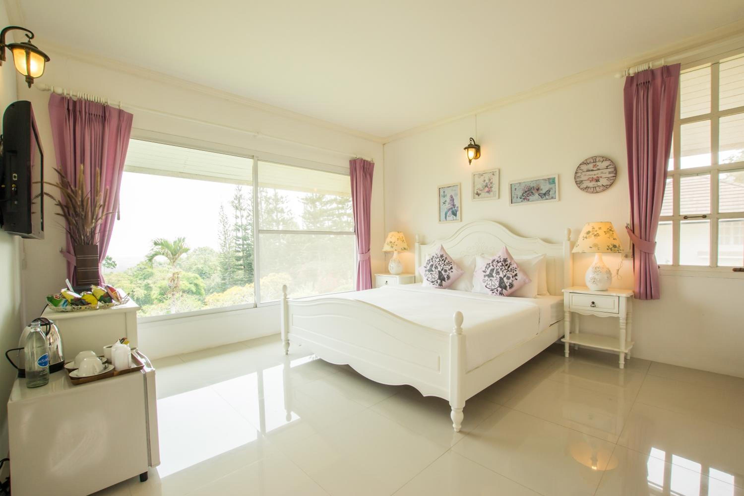 Villa with Garden View - Photo 2
