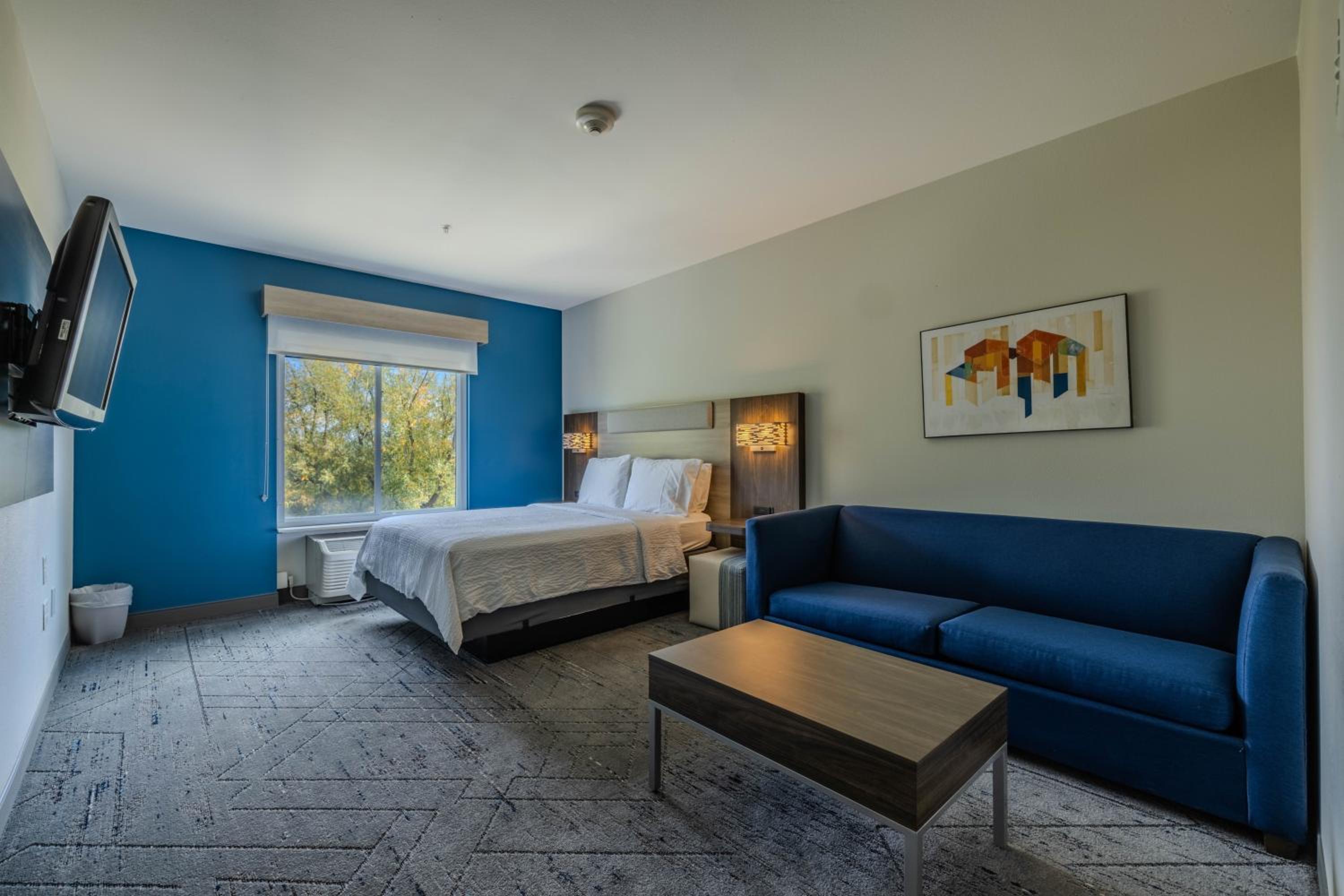 King Suite - Photo 1