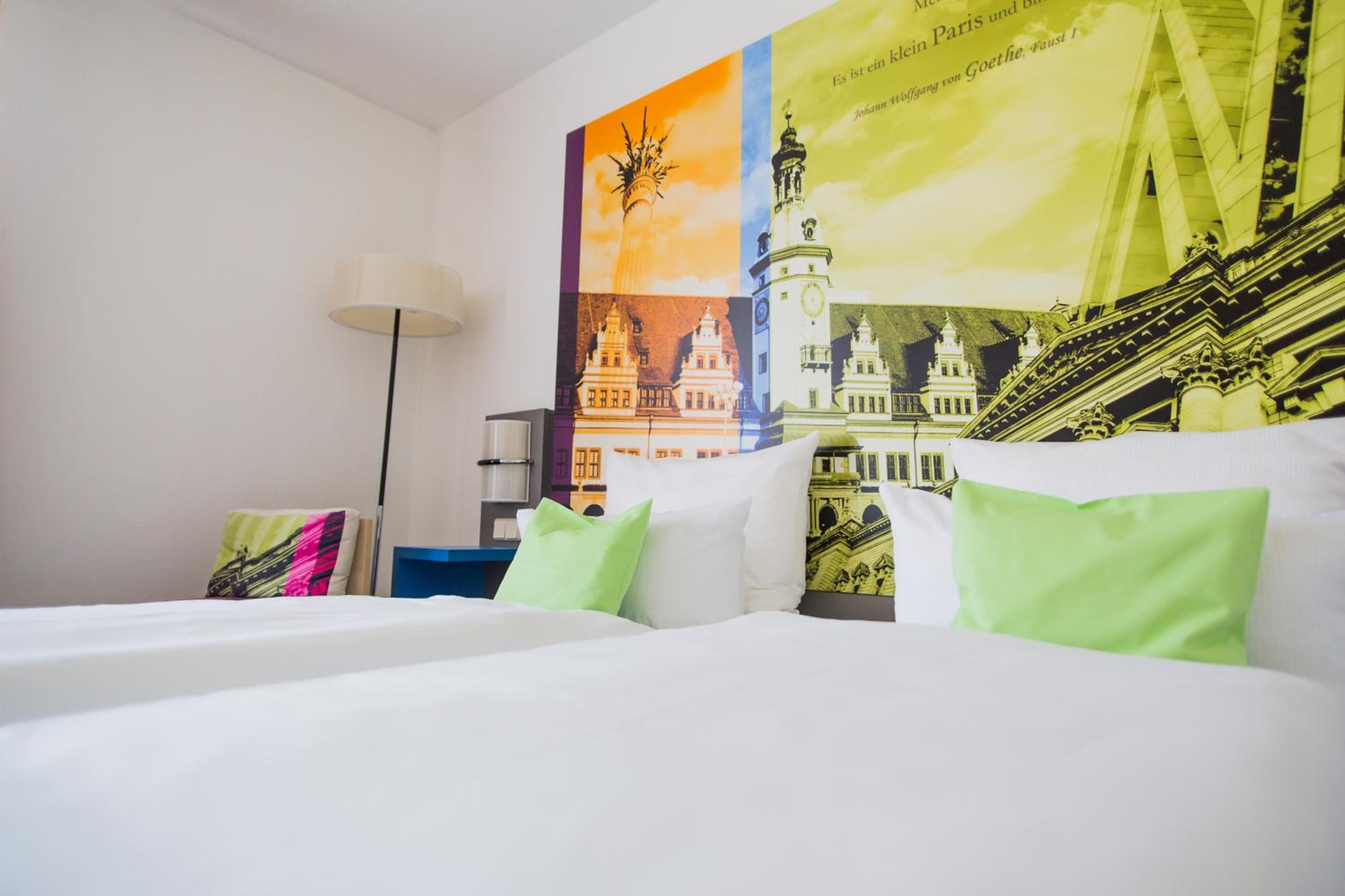 Standard Twin Room - Photo 3