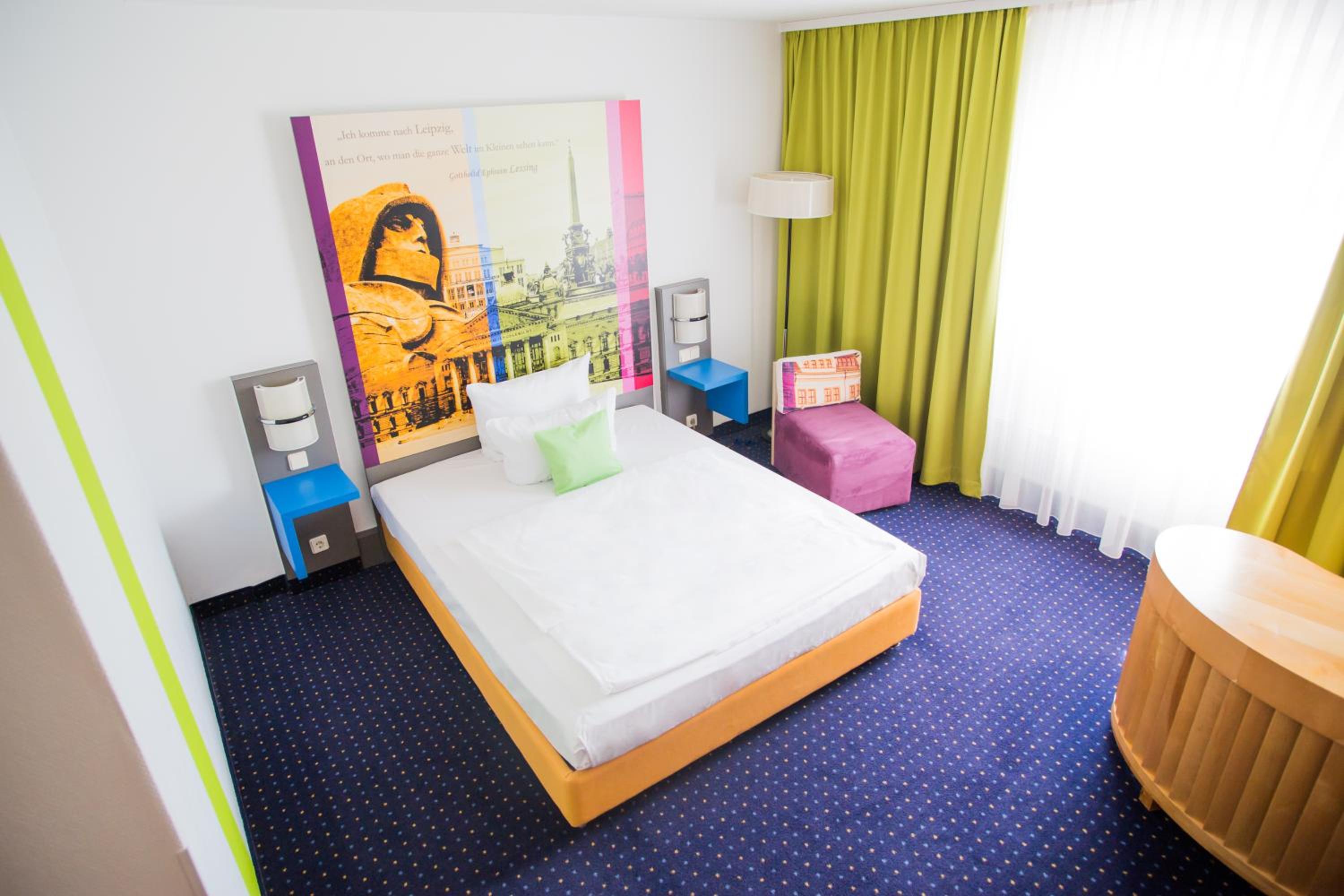 Standard Room with Double Bed - Photo 4