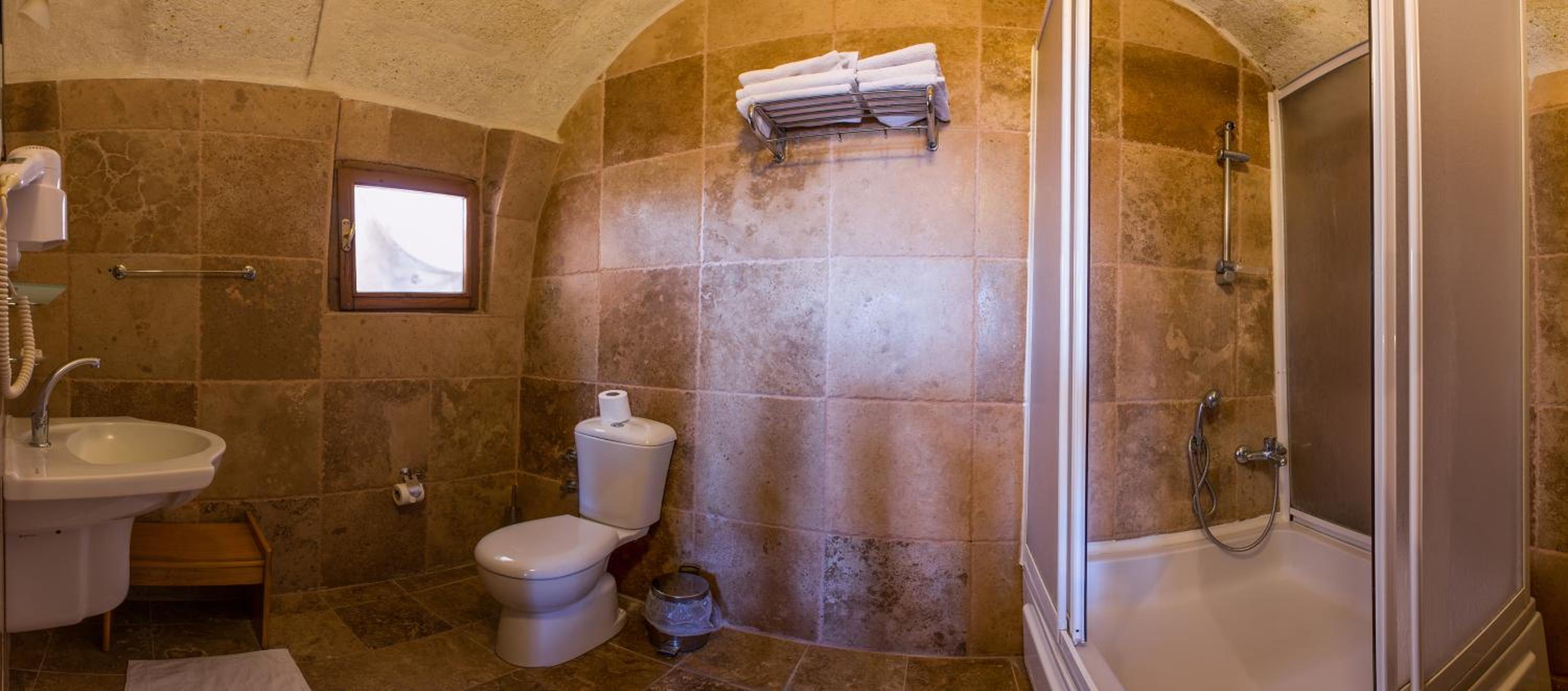 Family Room With Bathroom photo 2