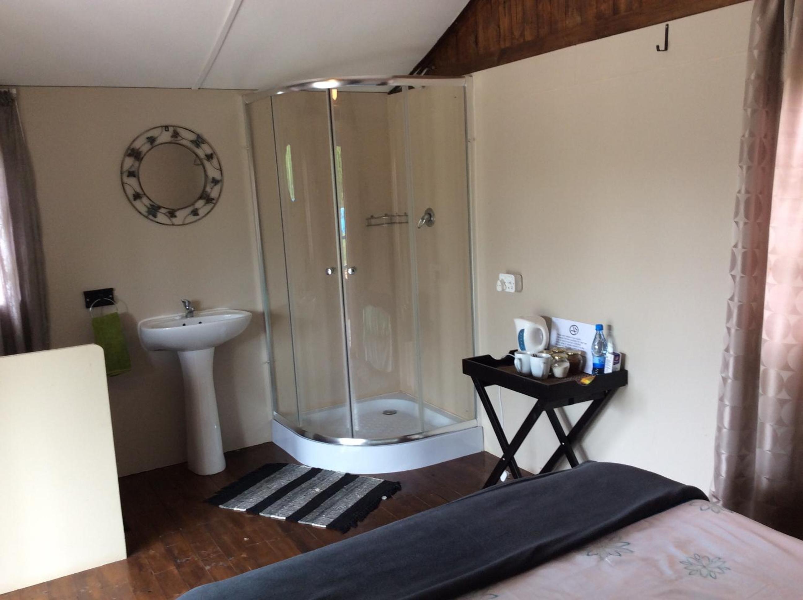 Double Room - Photo 5