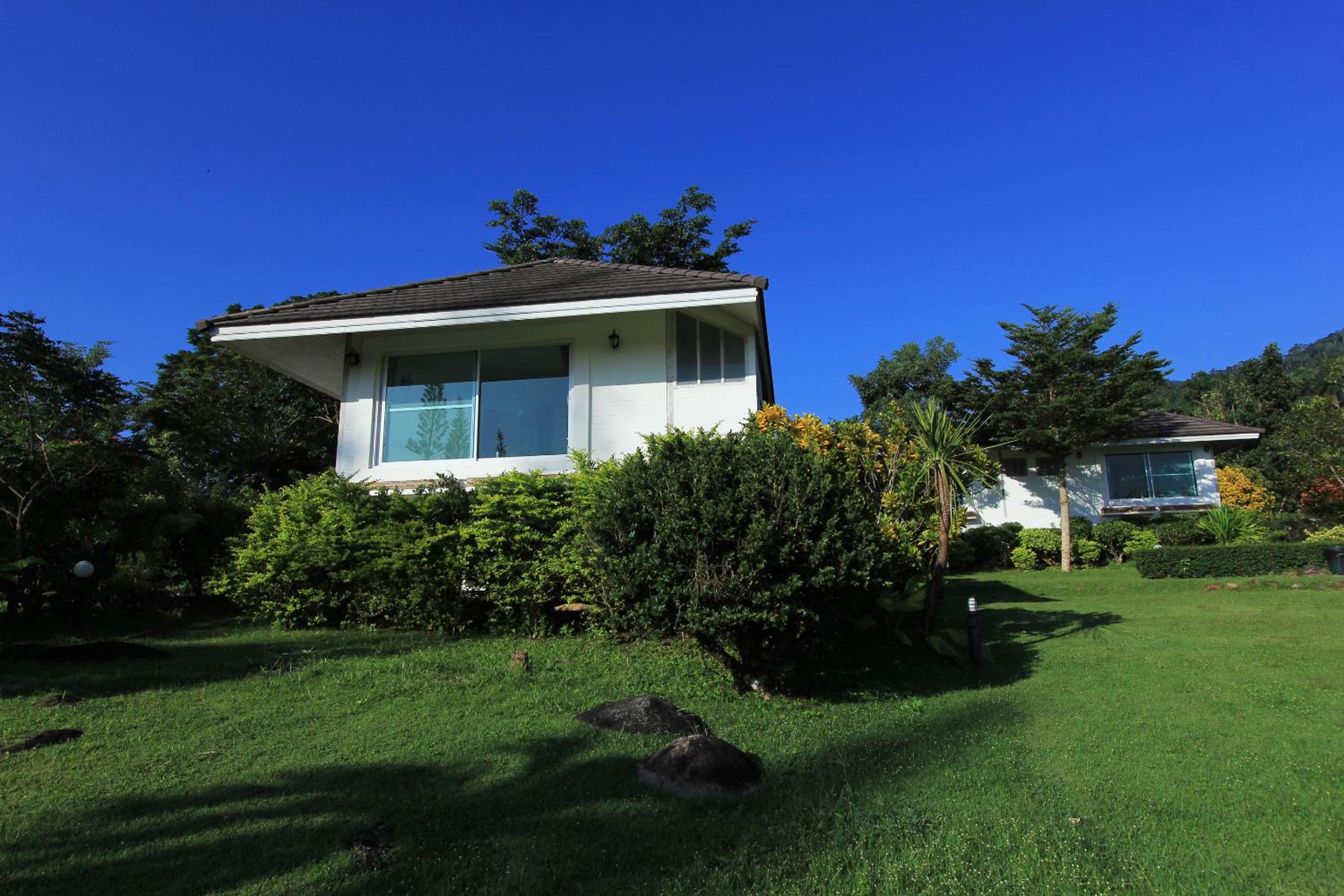 Villa with Garden View - Photo 3