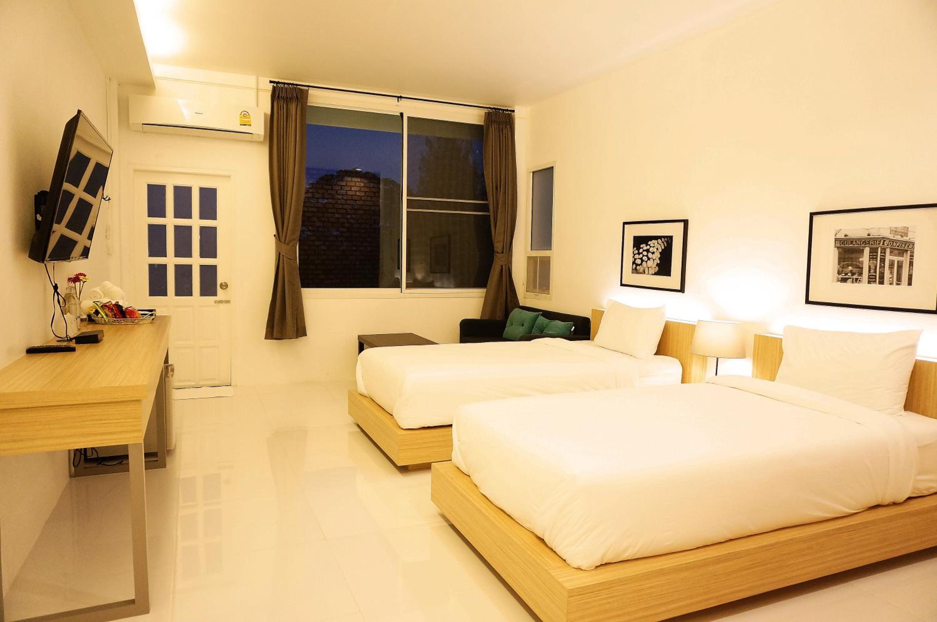 Deluxe Double or Twin Room with Mountain View photo 3