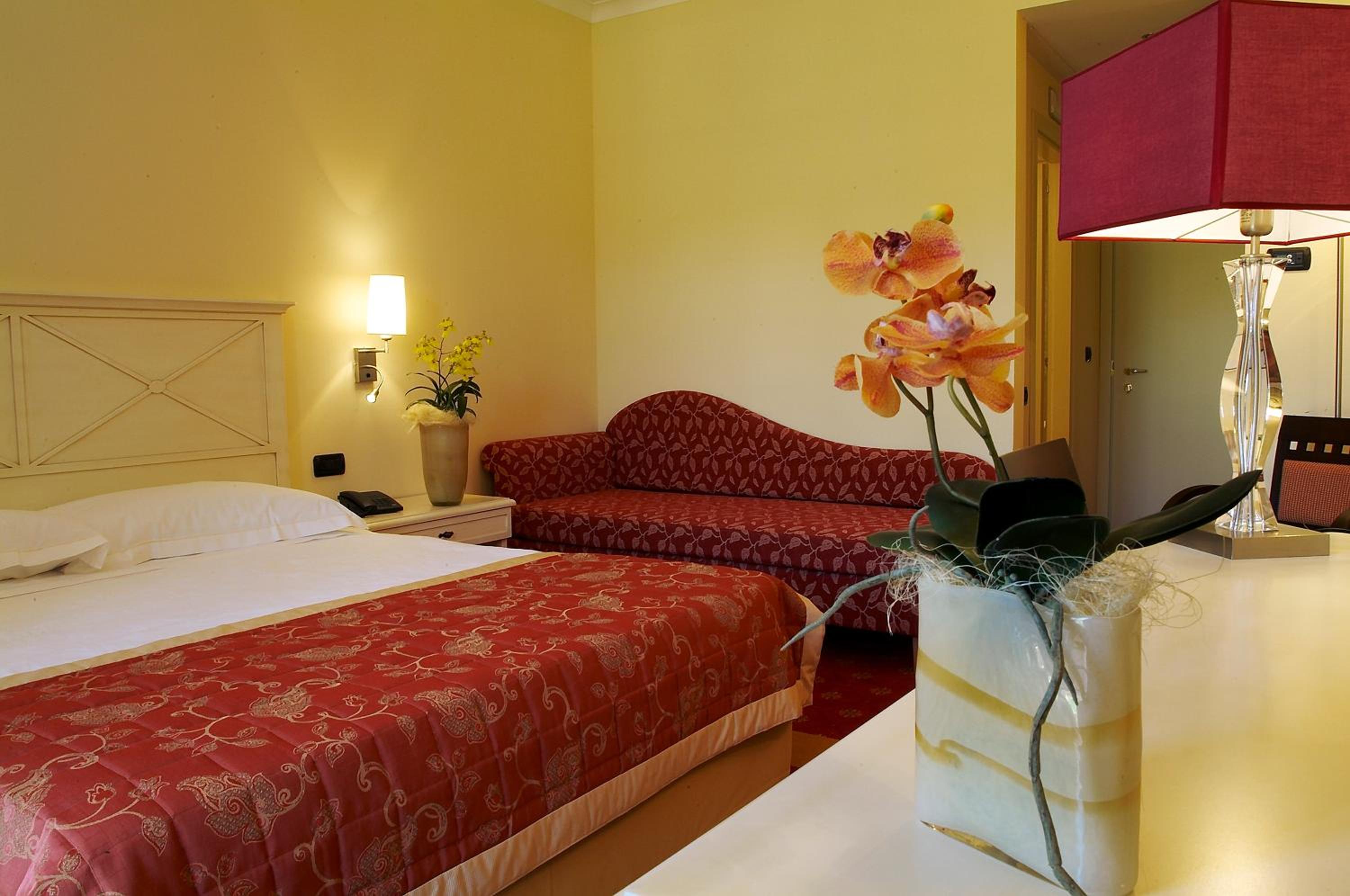 Deluxe Double or Twin Room with Balcony - Photo 1