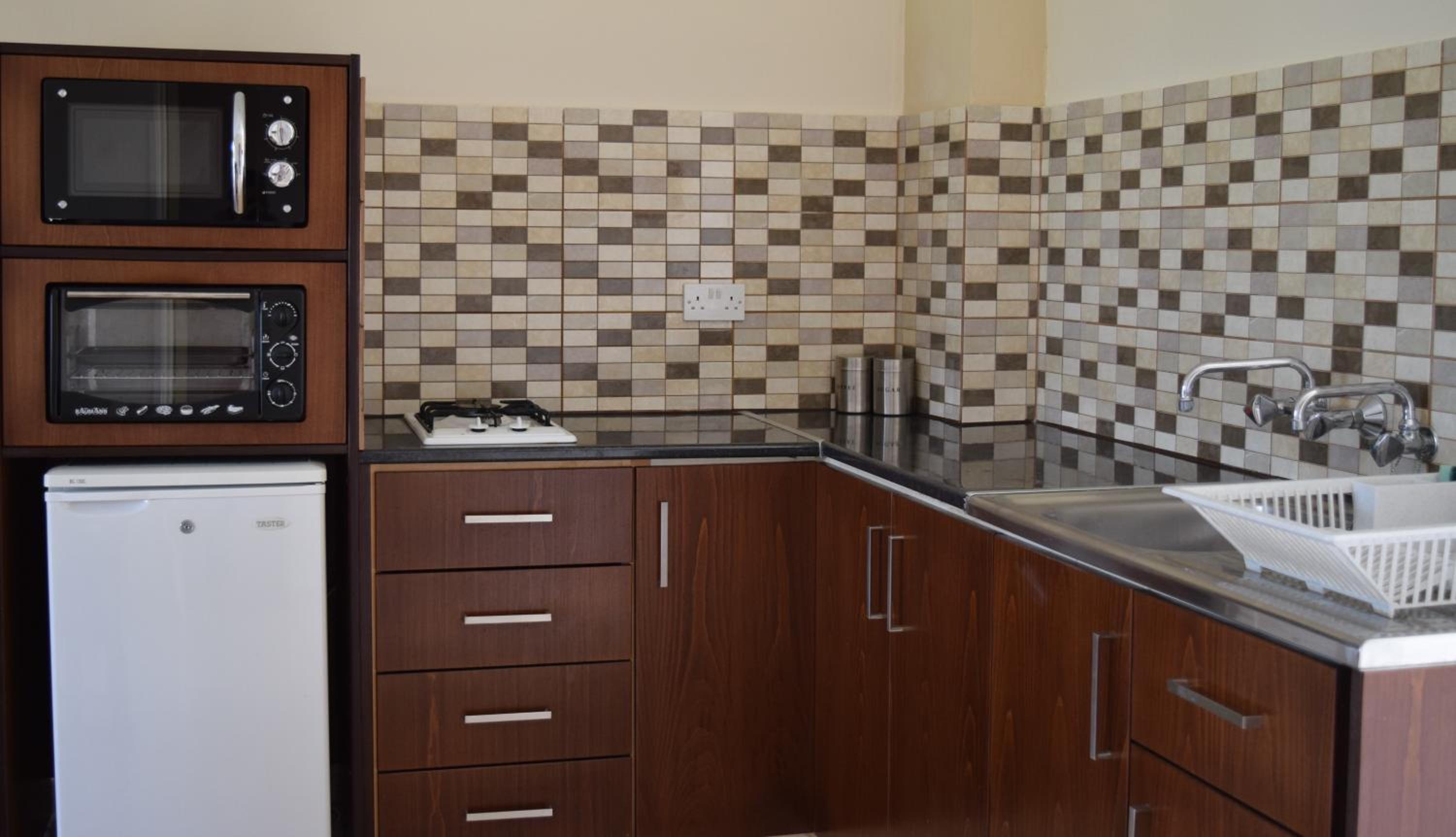 One-Bedroom Apartment (2 Adults + 1 Child) - Photo 2