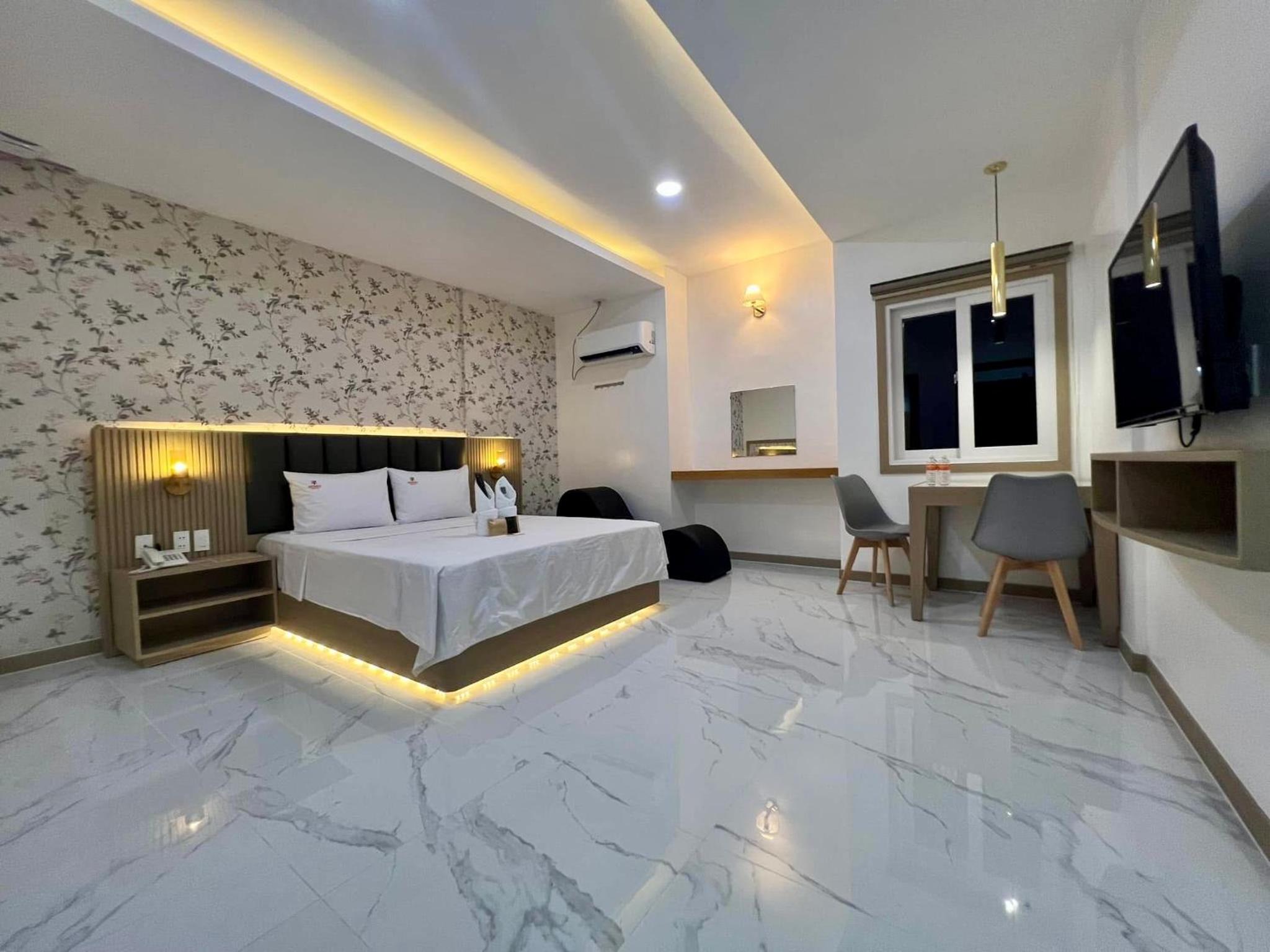 Standard King Room