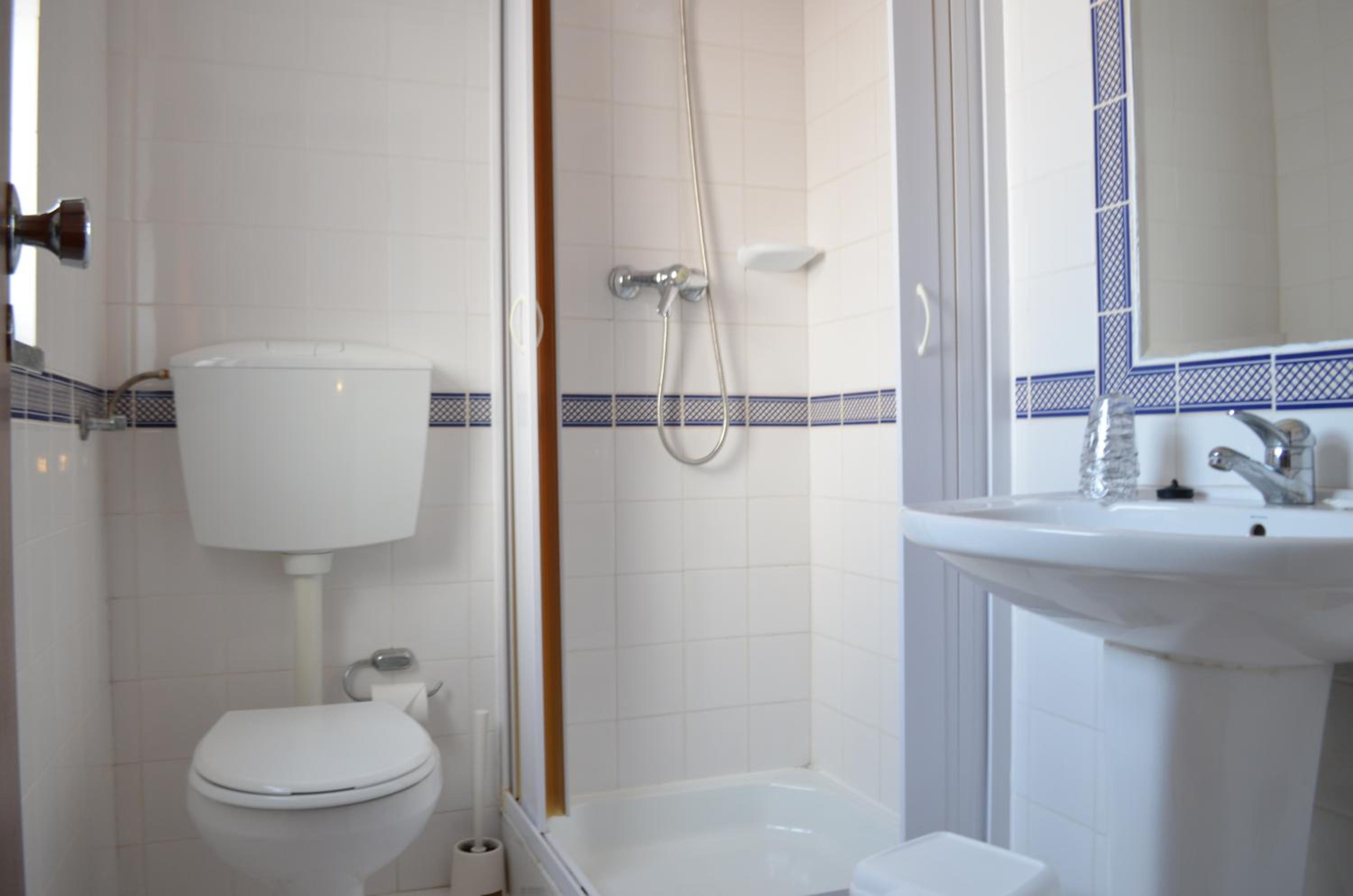 Small Single Room photo 3