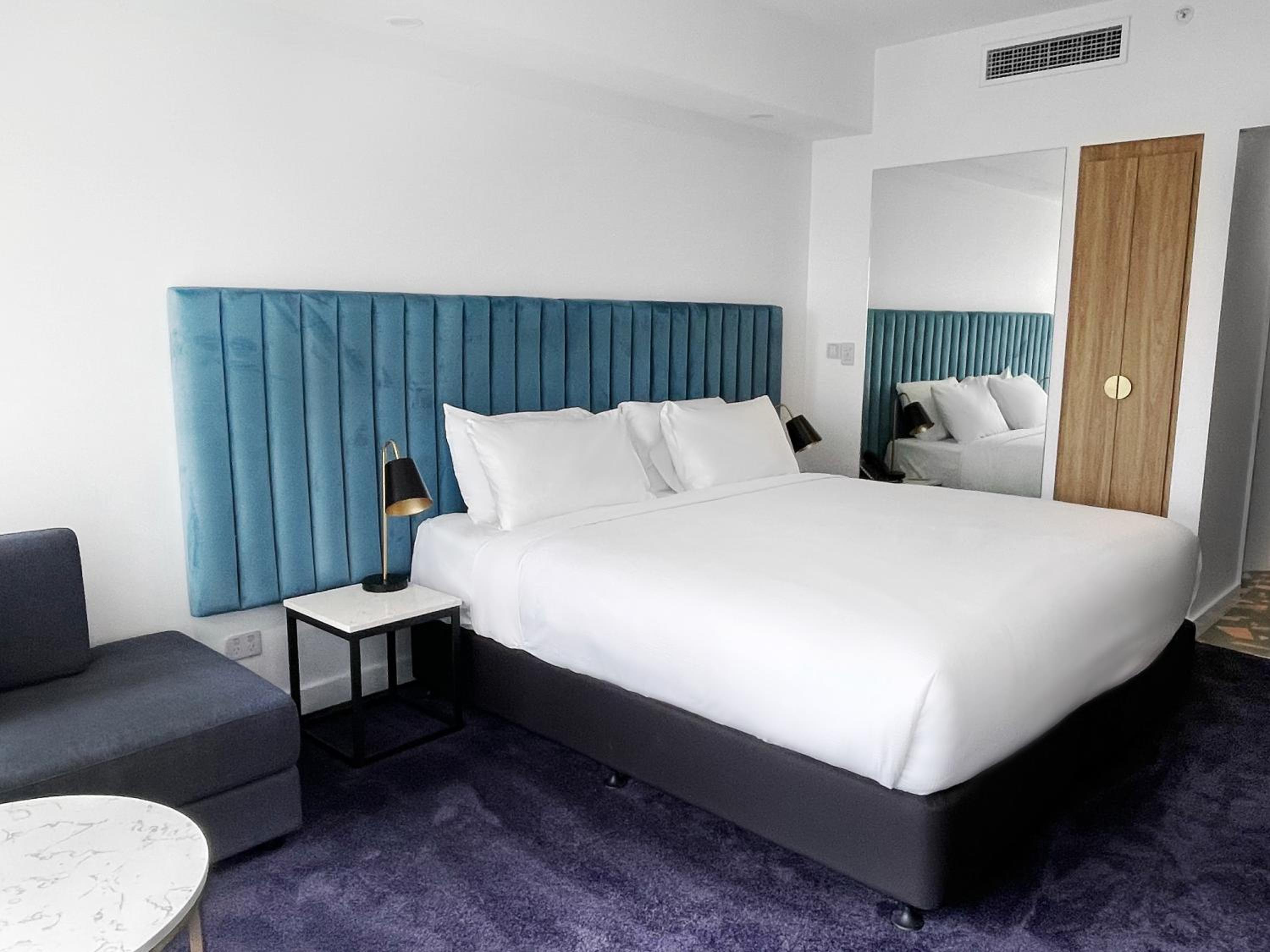Deluxe Room with Gabba View
