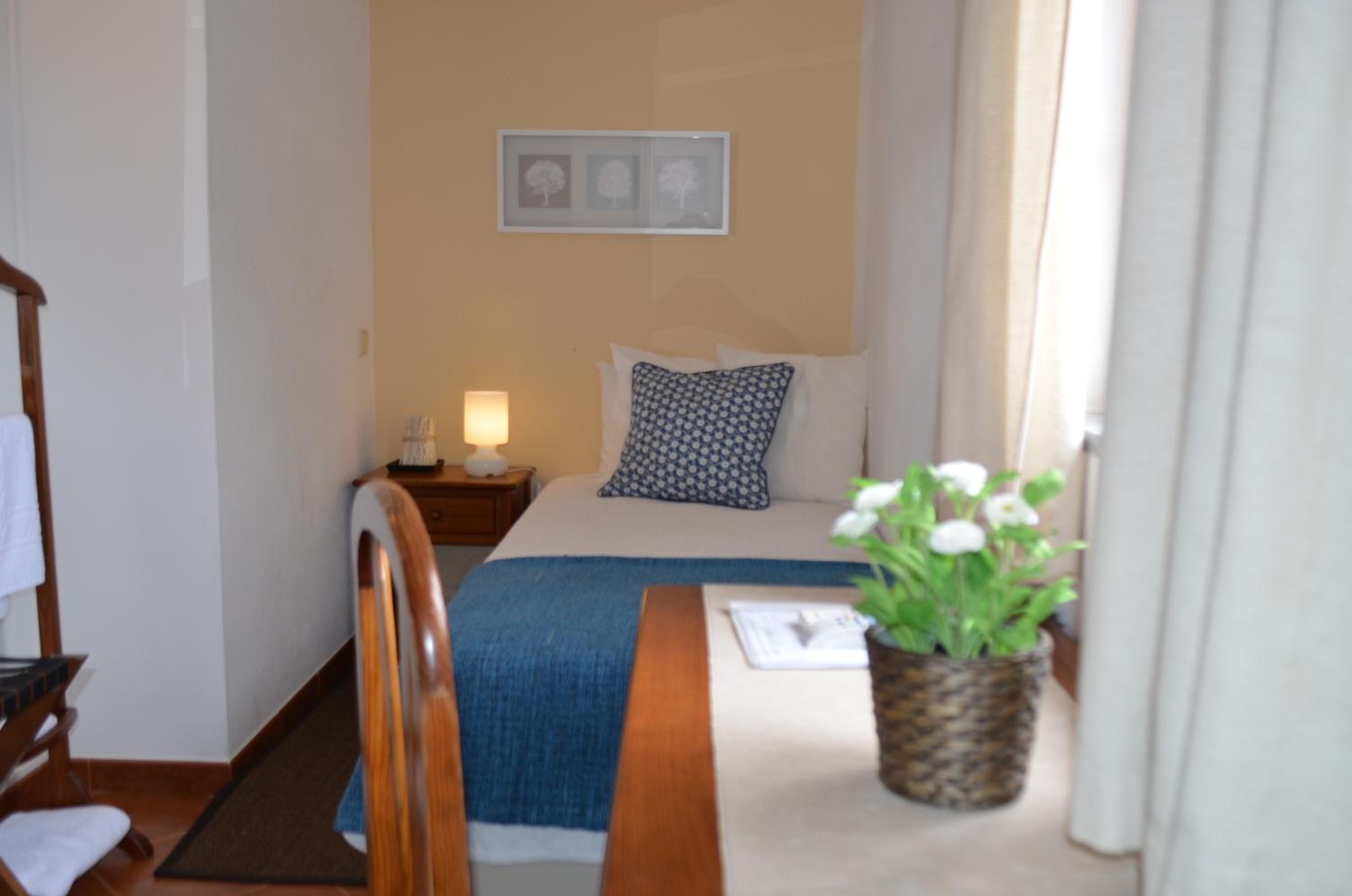 Small Single Room photo 1