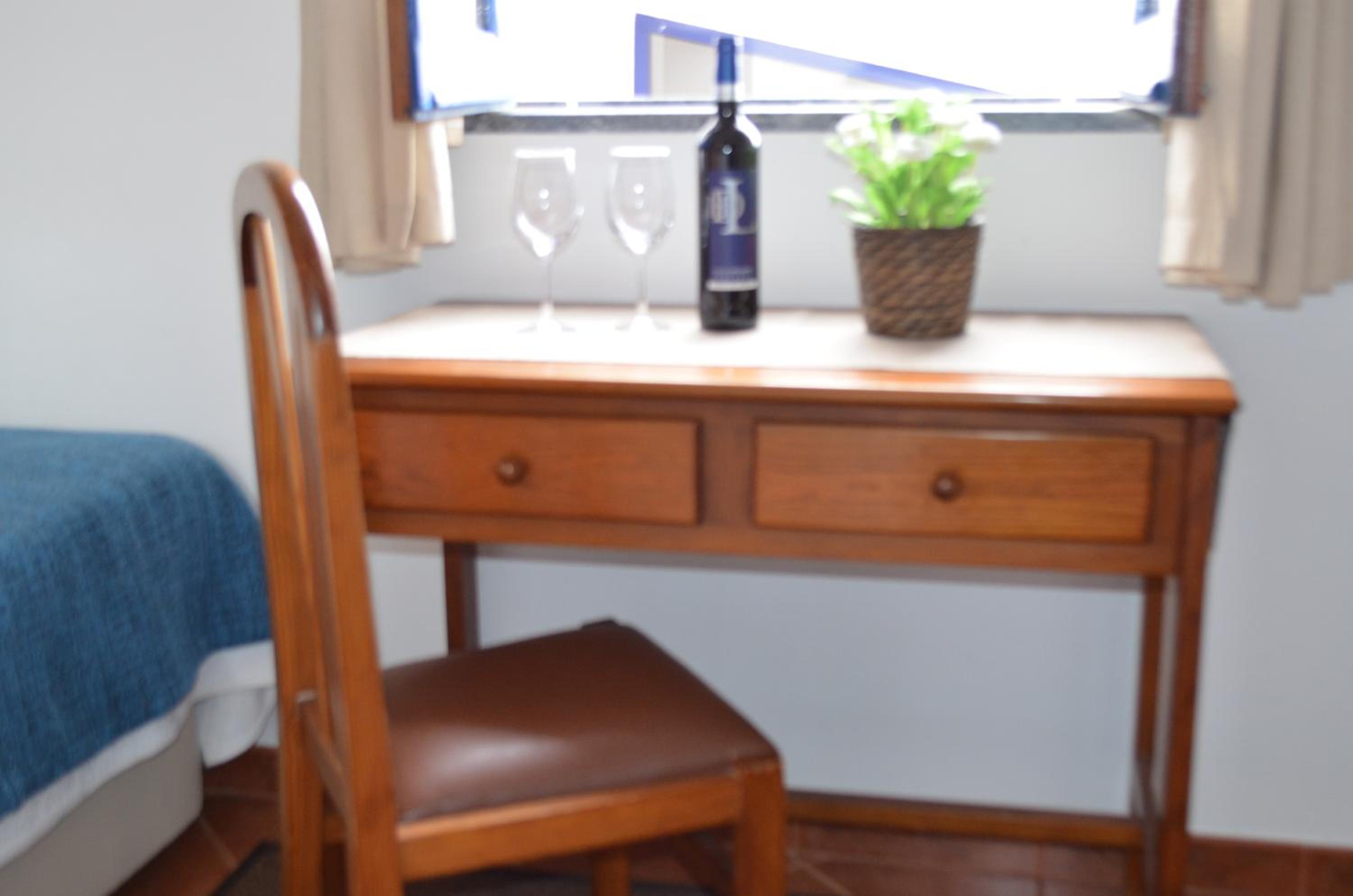 Small Single Room photo 2