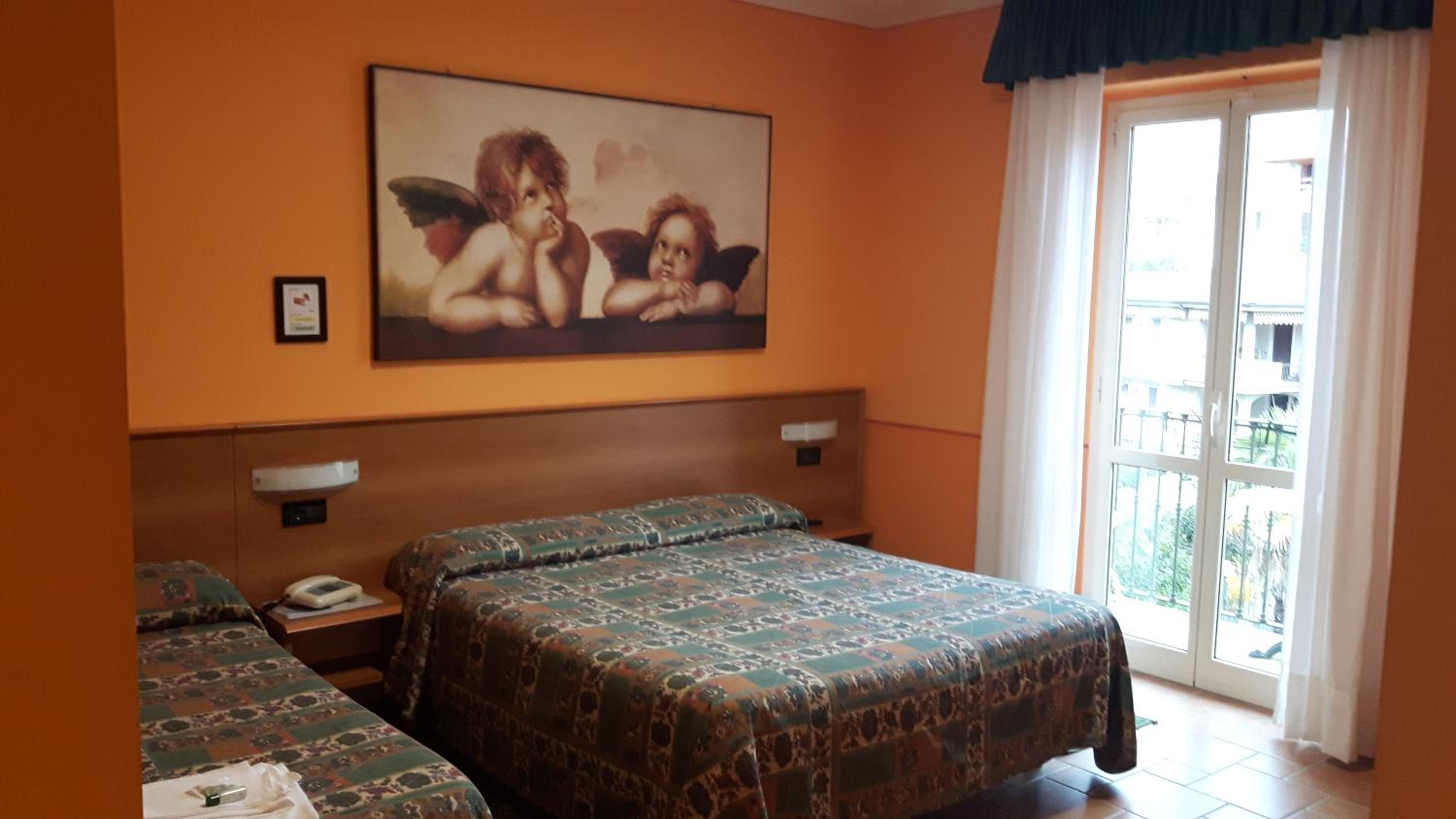Triple Room - Photo 9