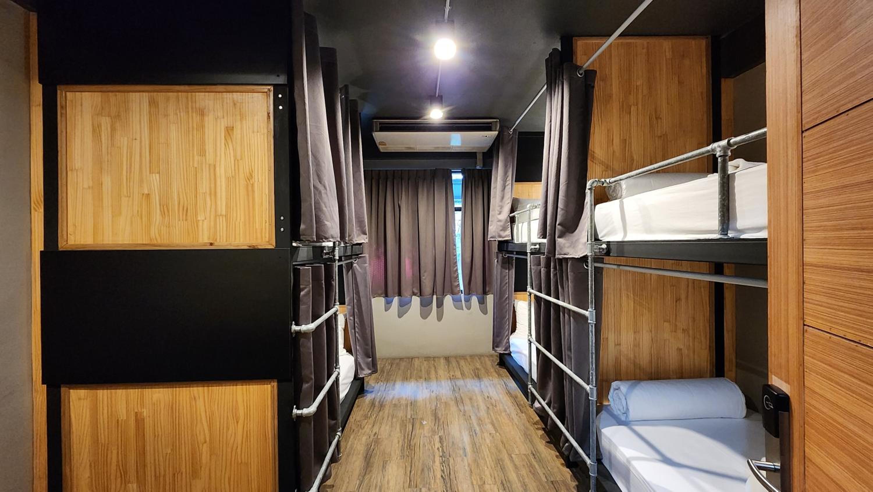 6-Bed Mixed Dormitory Room