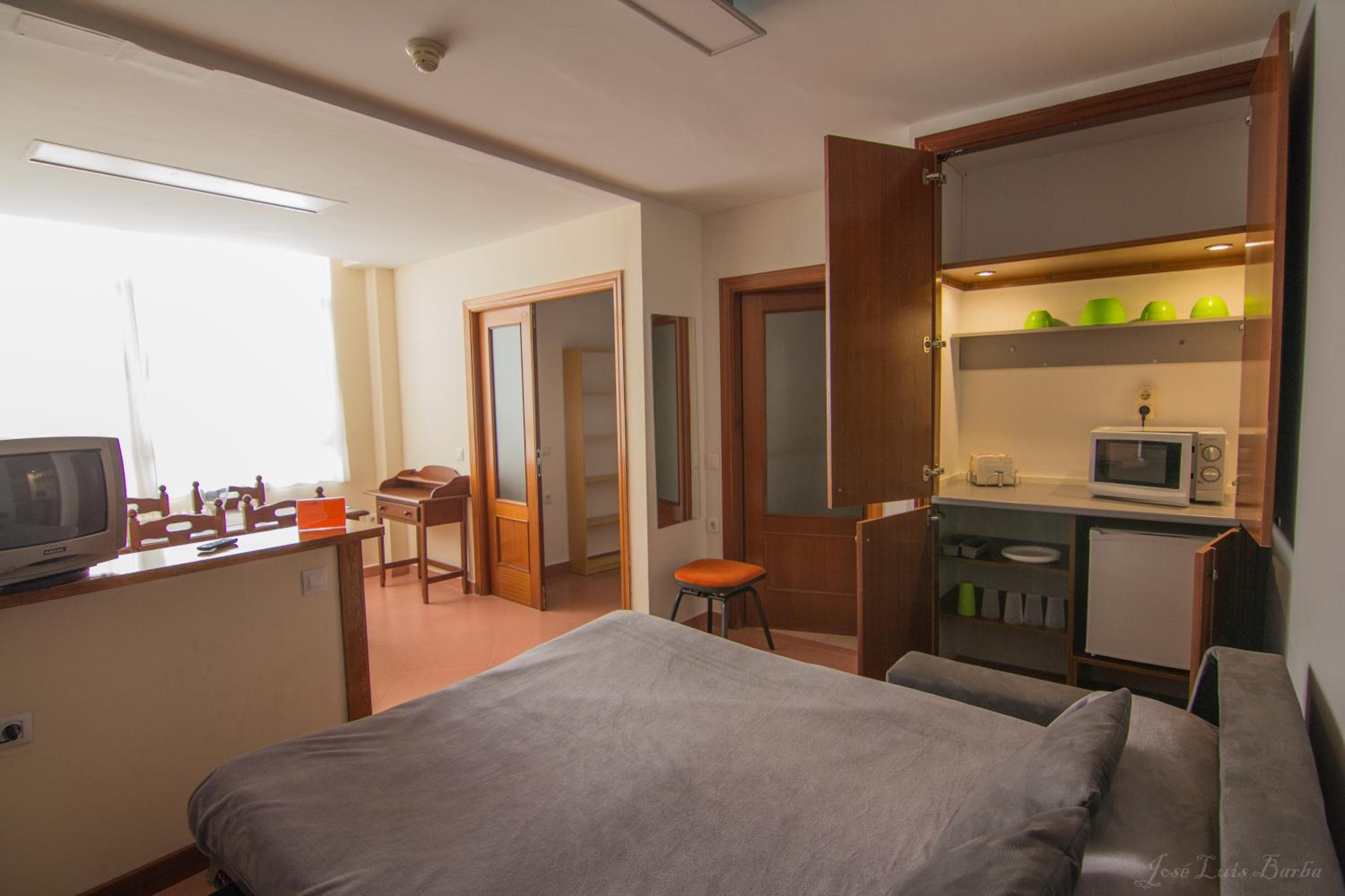 One-Bedroom Apartment with Sofa Bed photo 3