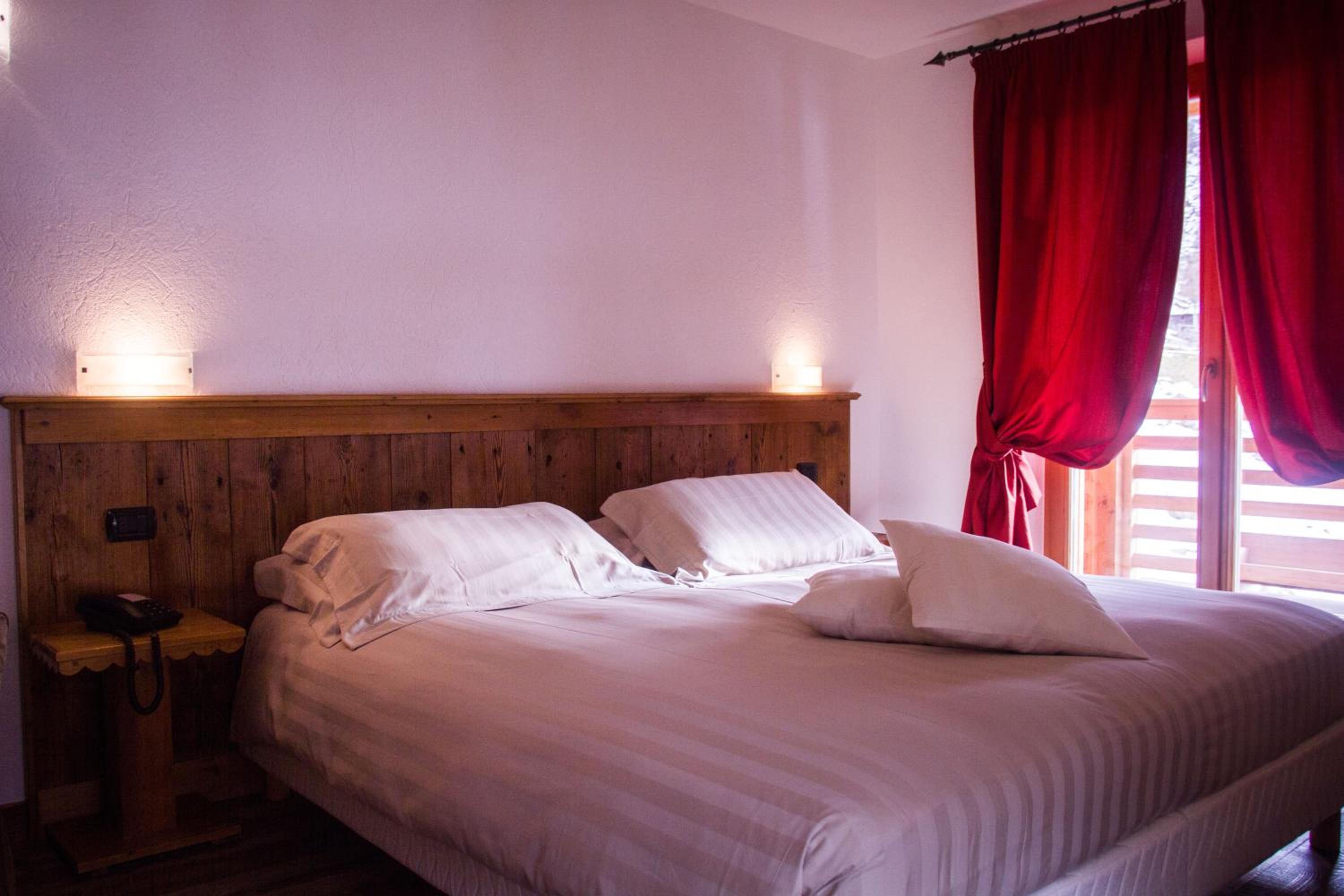 Double Room with Extra Bed - Photo 10
