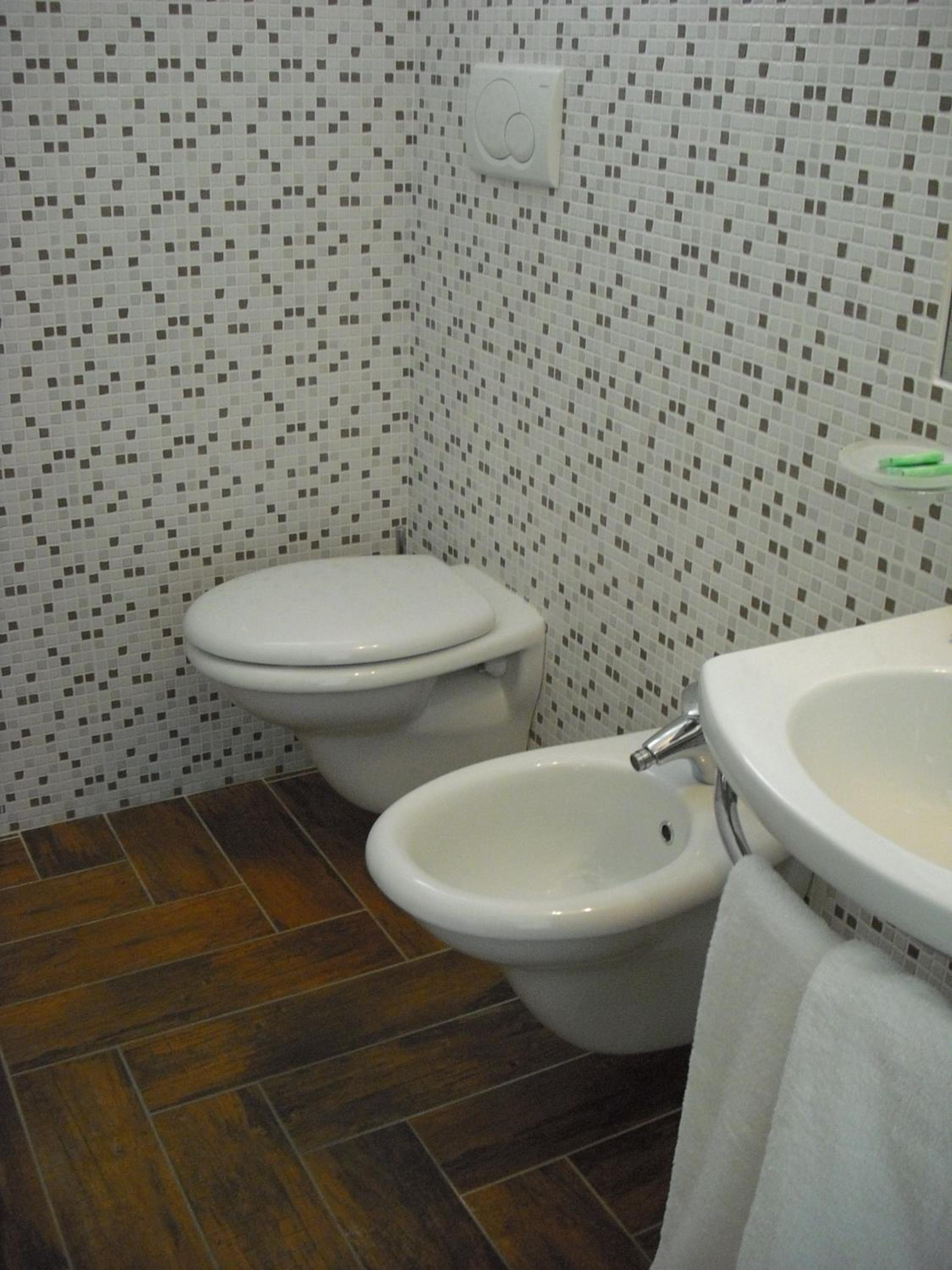 Double Room - Photo 5