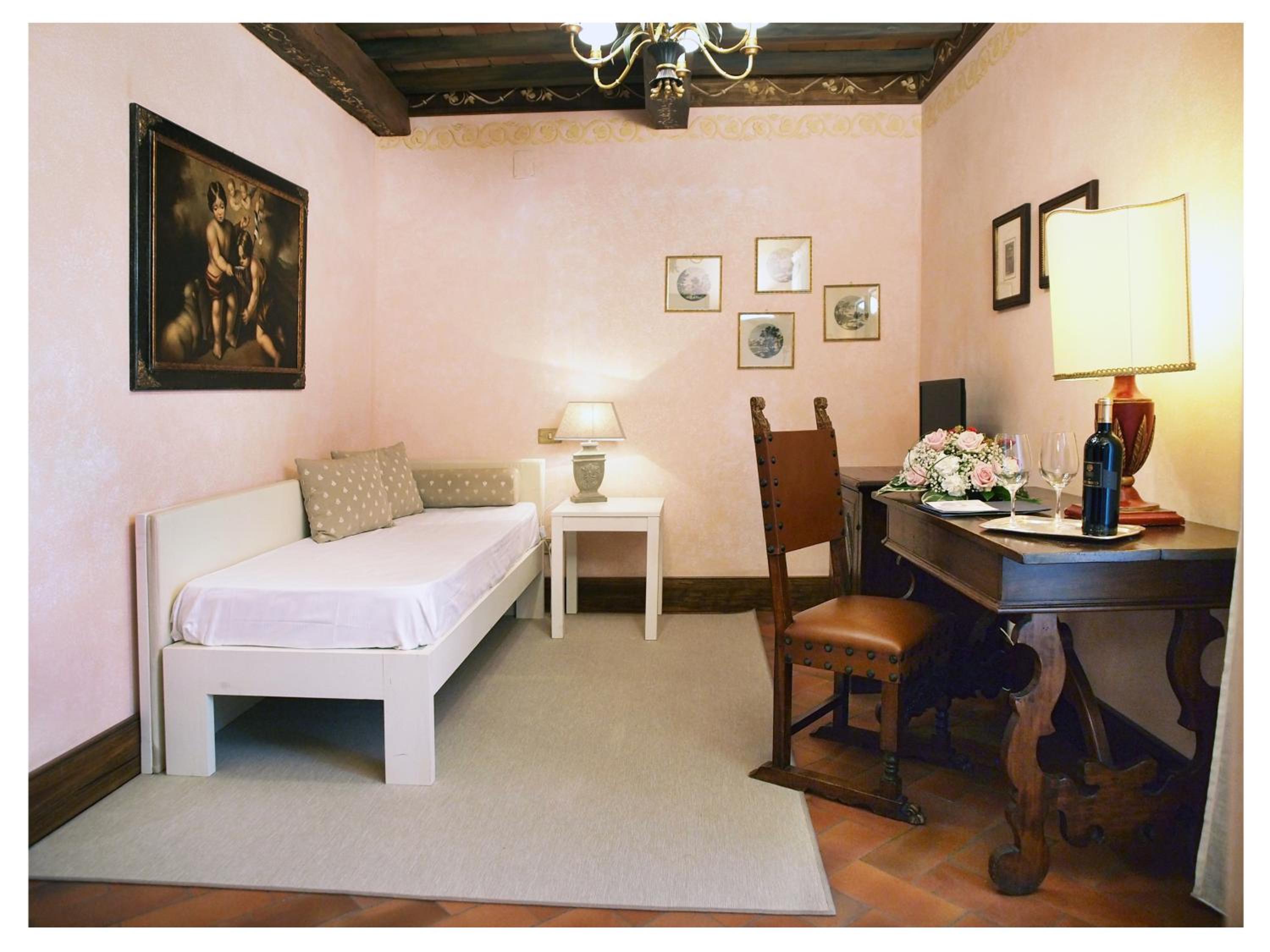 Suite - Photo 4