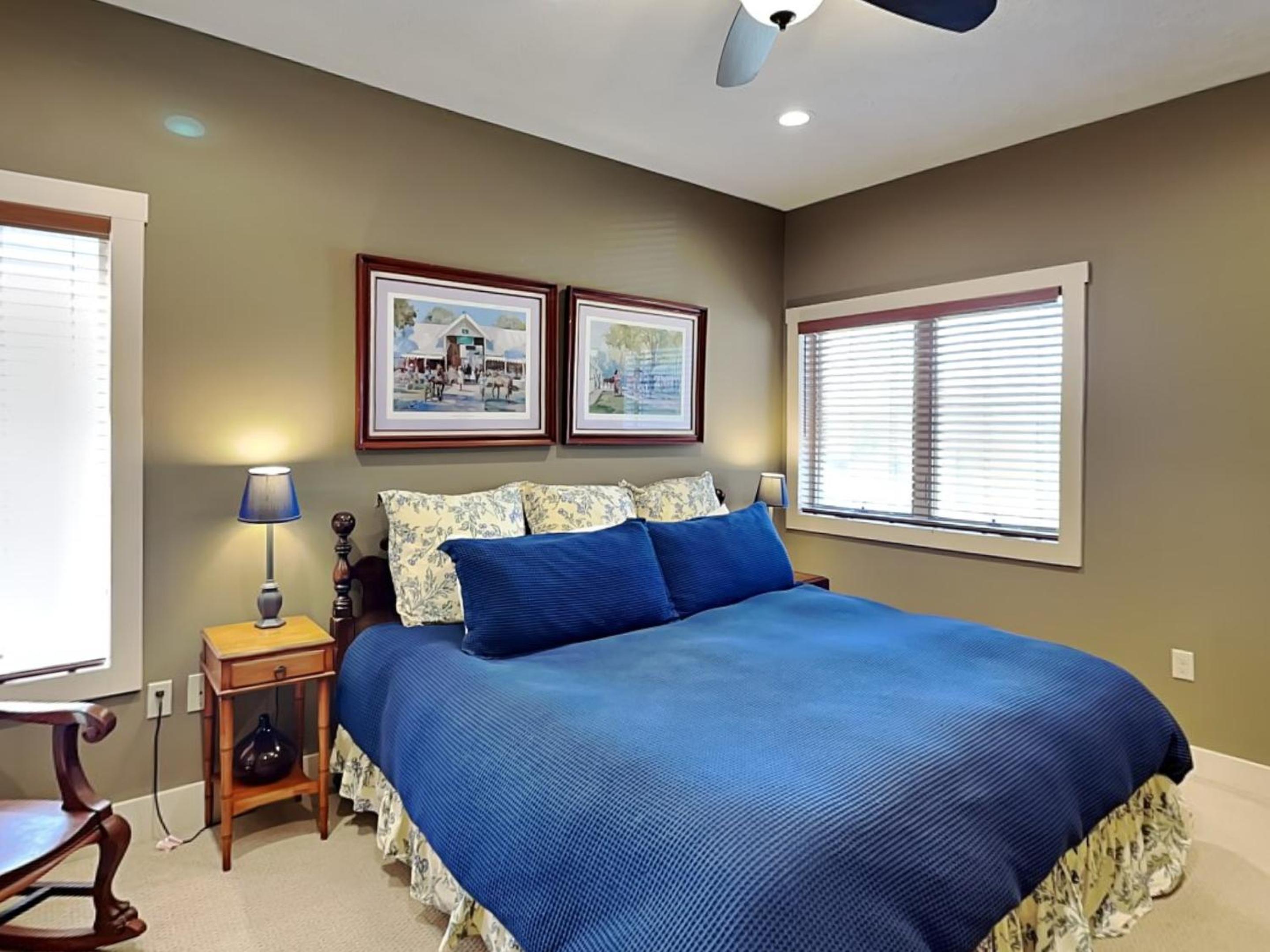 Three-Bedroom House photo 3