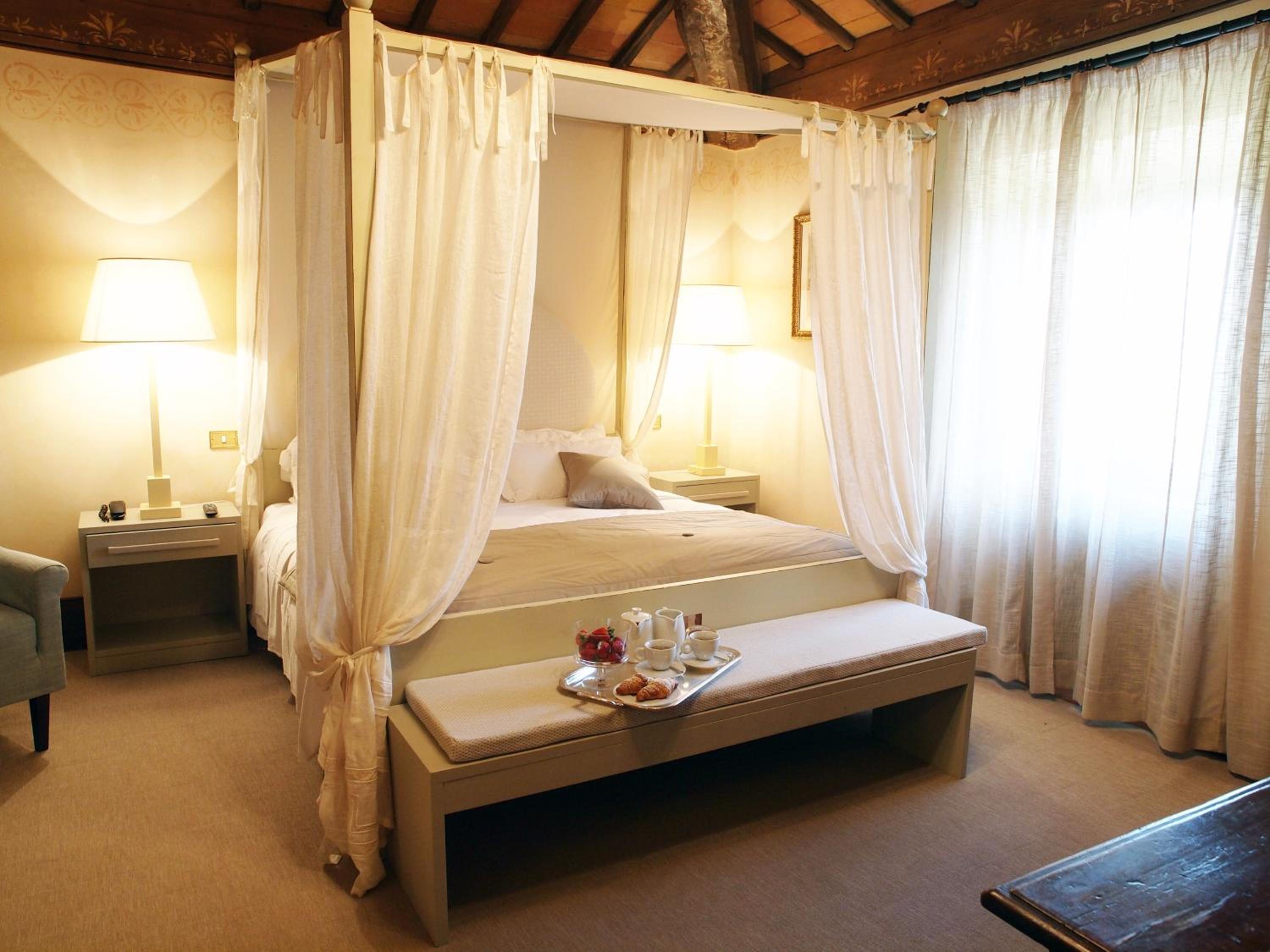 Superior Suite - Photo 5