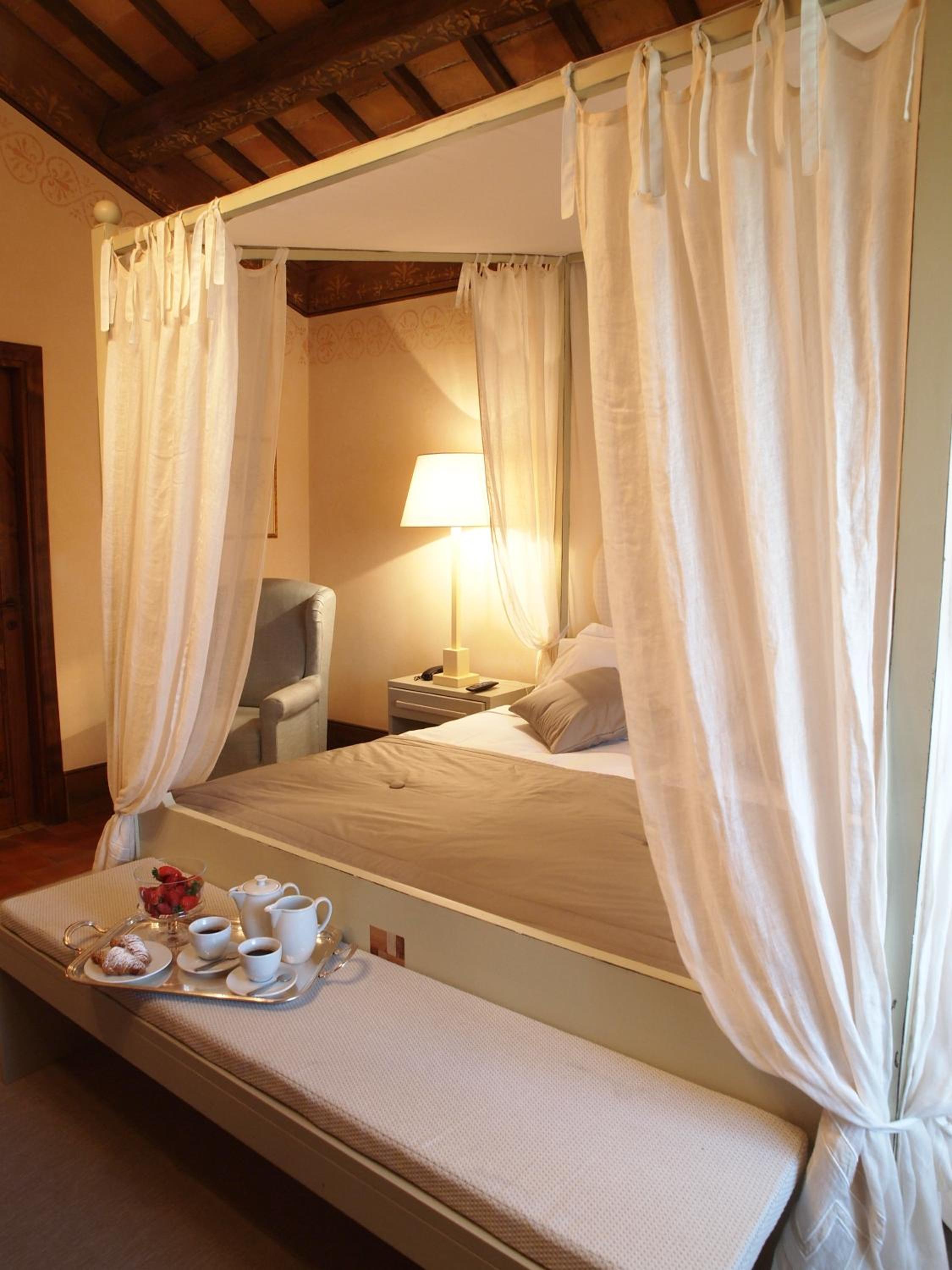 Superior Suite - Photo 10
