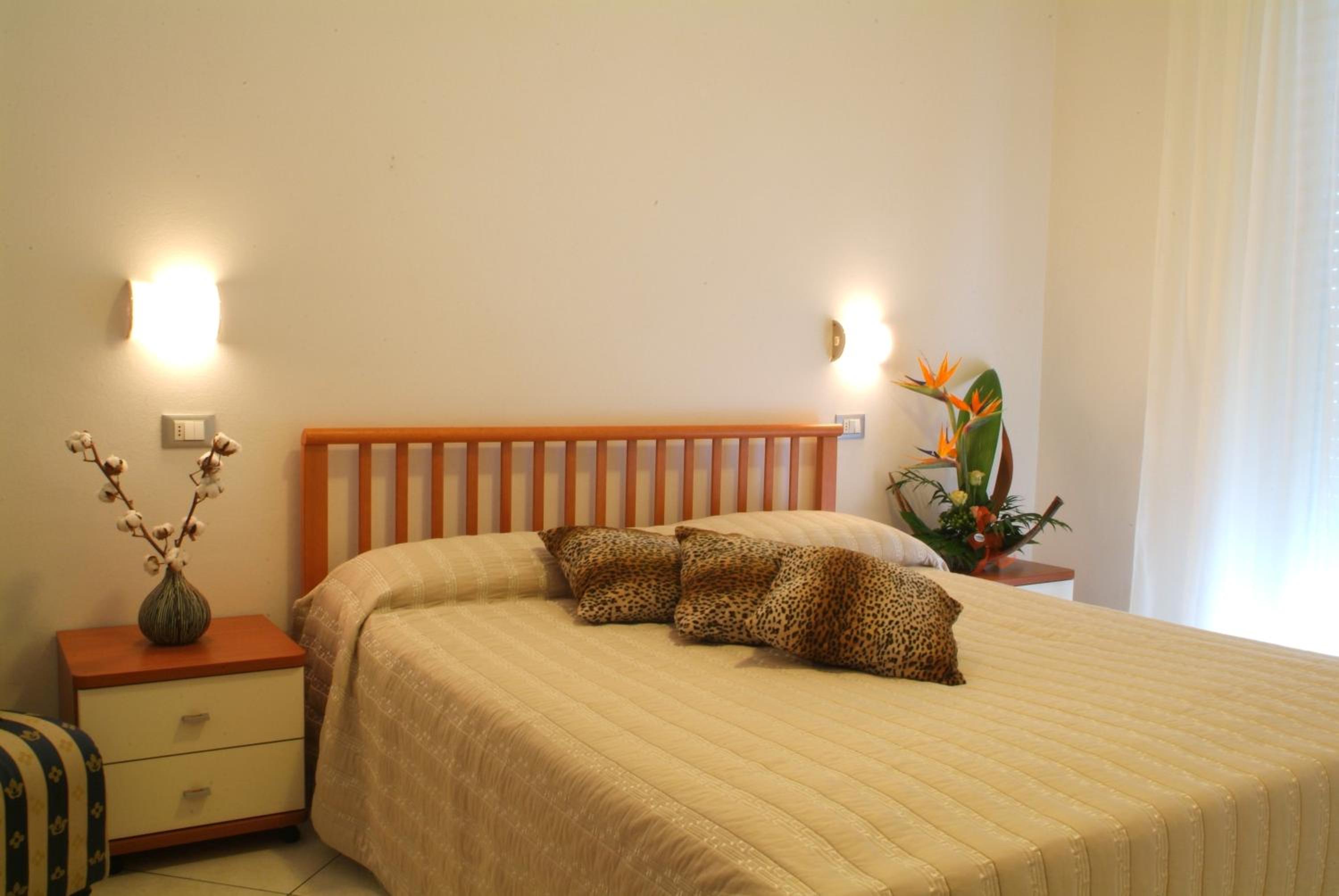 Two-Bedroom Apartment (5 Adults)