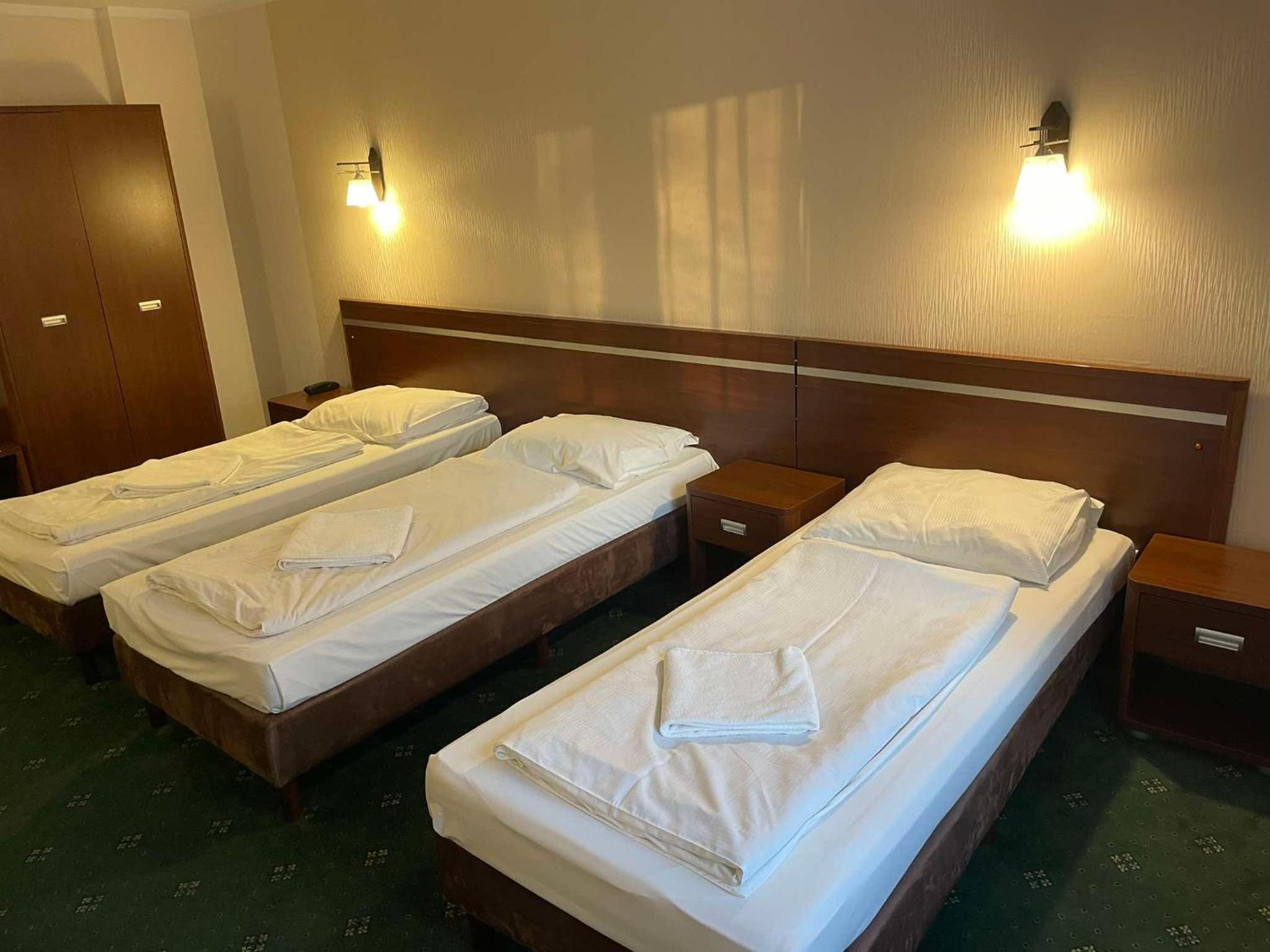 Standard Triple Room - Photo 4