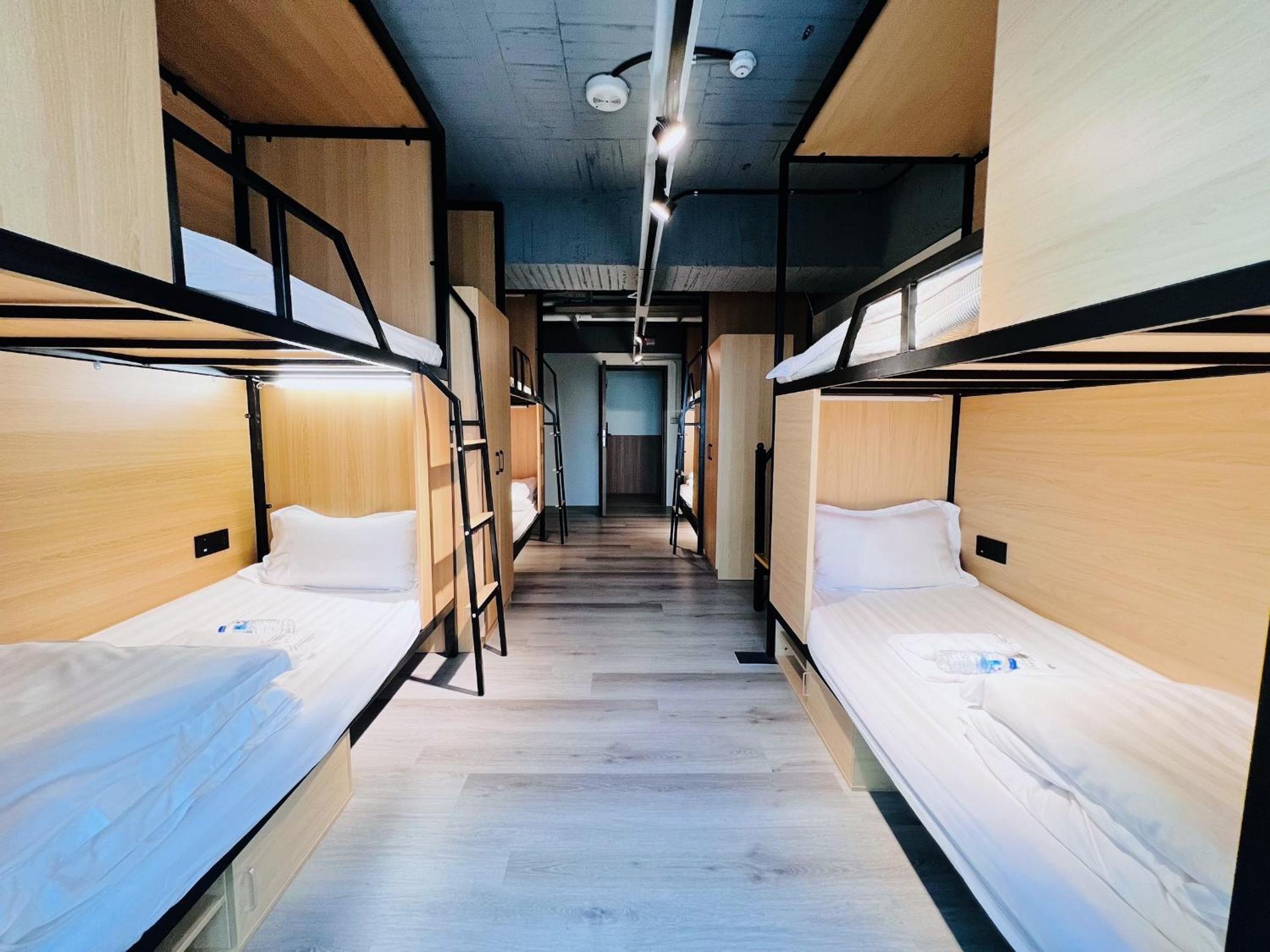 Bed in 6-Bed Female Dormitory Room photo 2
