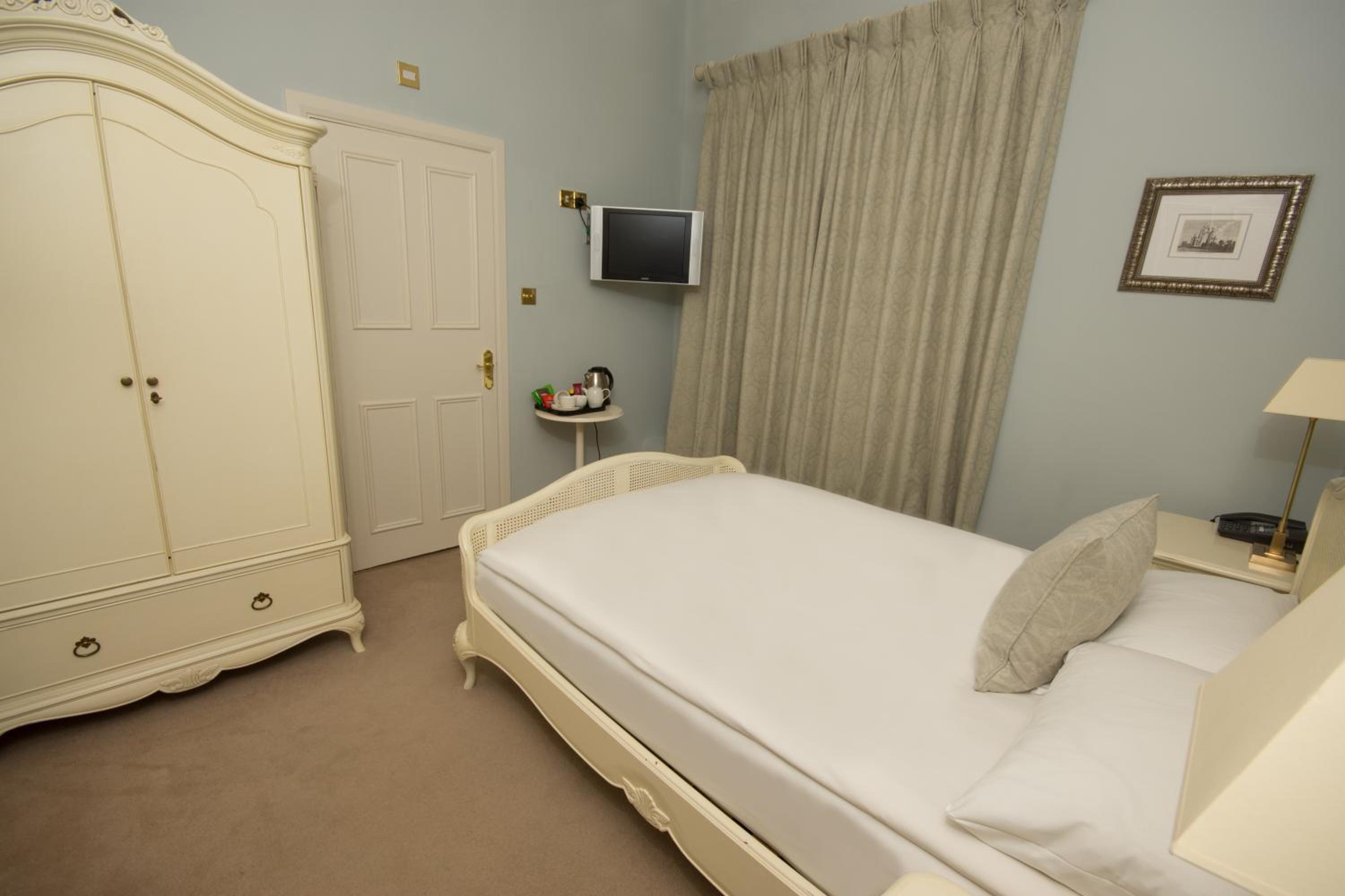 Small Double Room - Photo 5