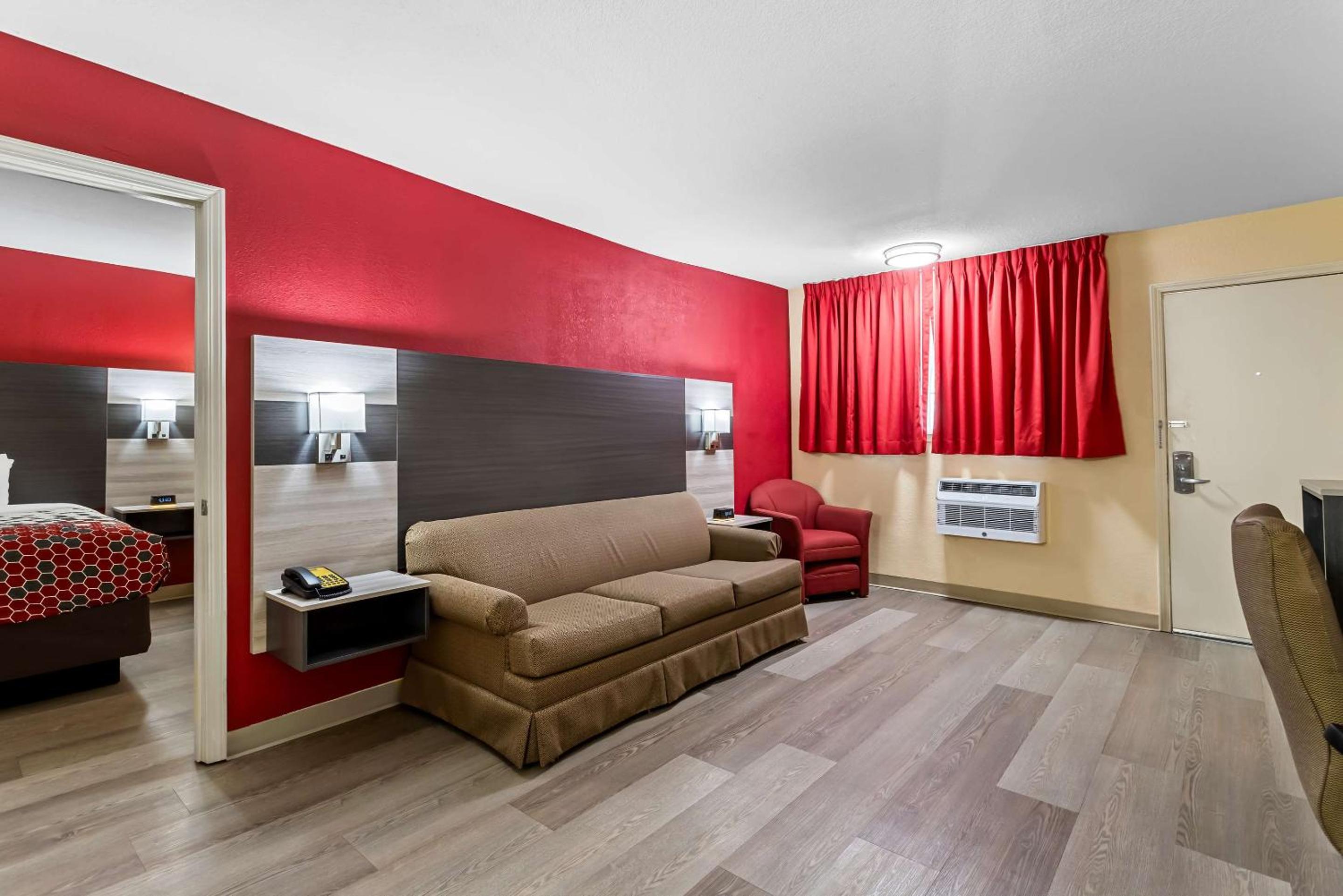 King Suite - Non Smoking - Photo 2