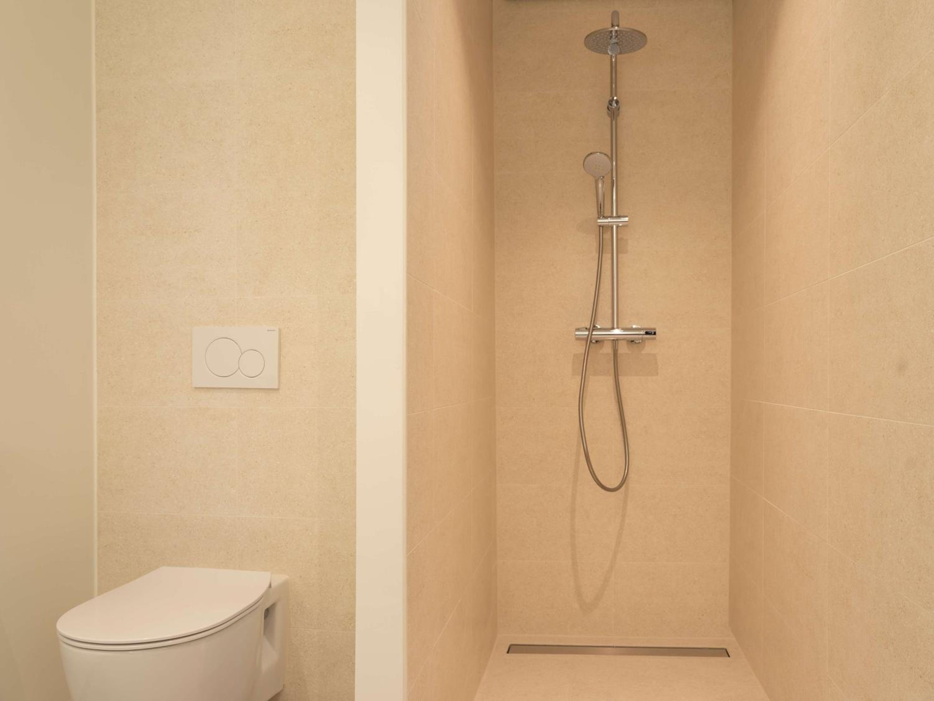 King Guest Room - Photo 2