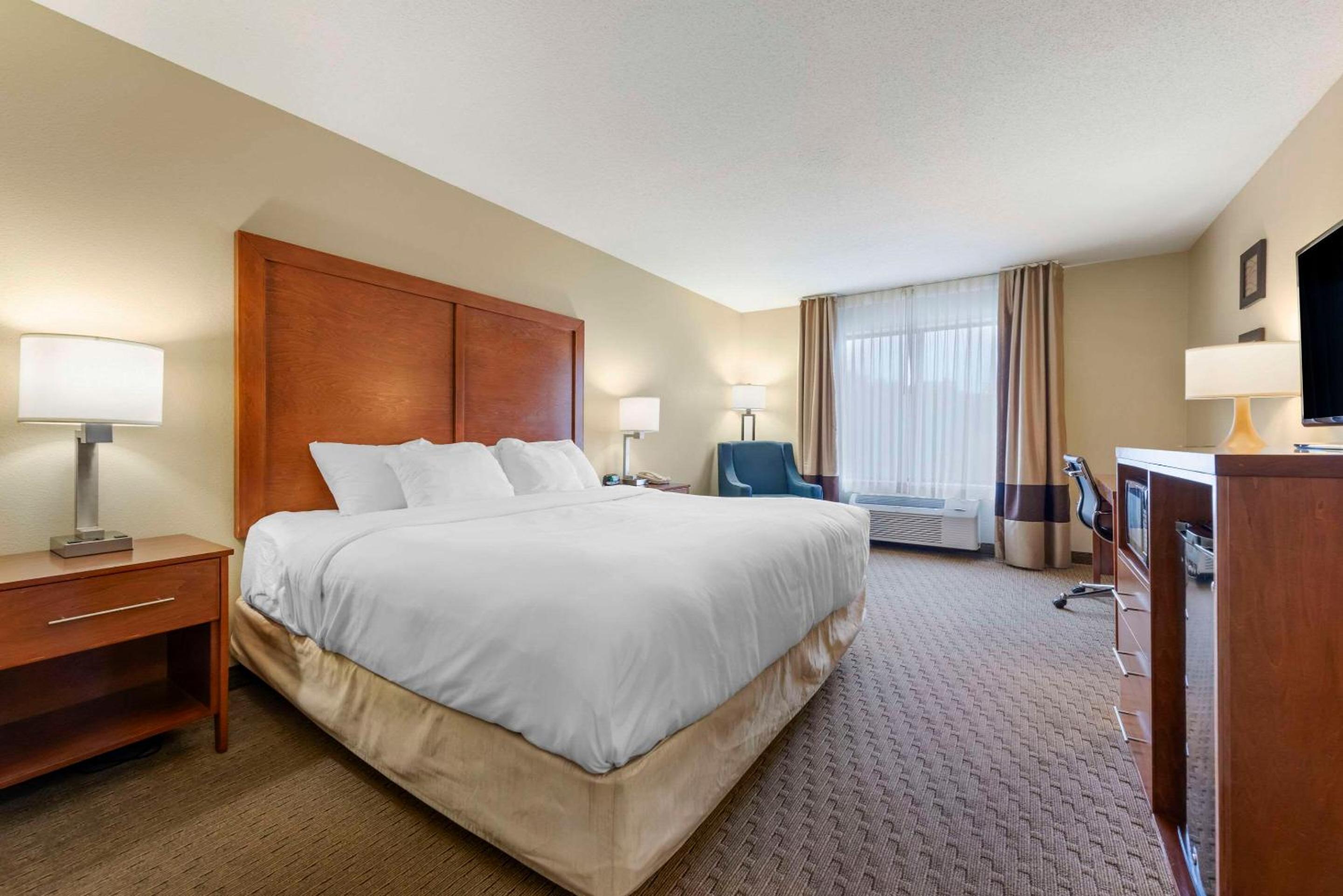 King Room - Accessible/Non-Smoking photo 1