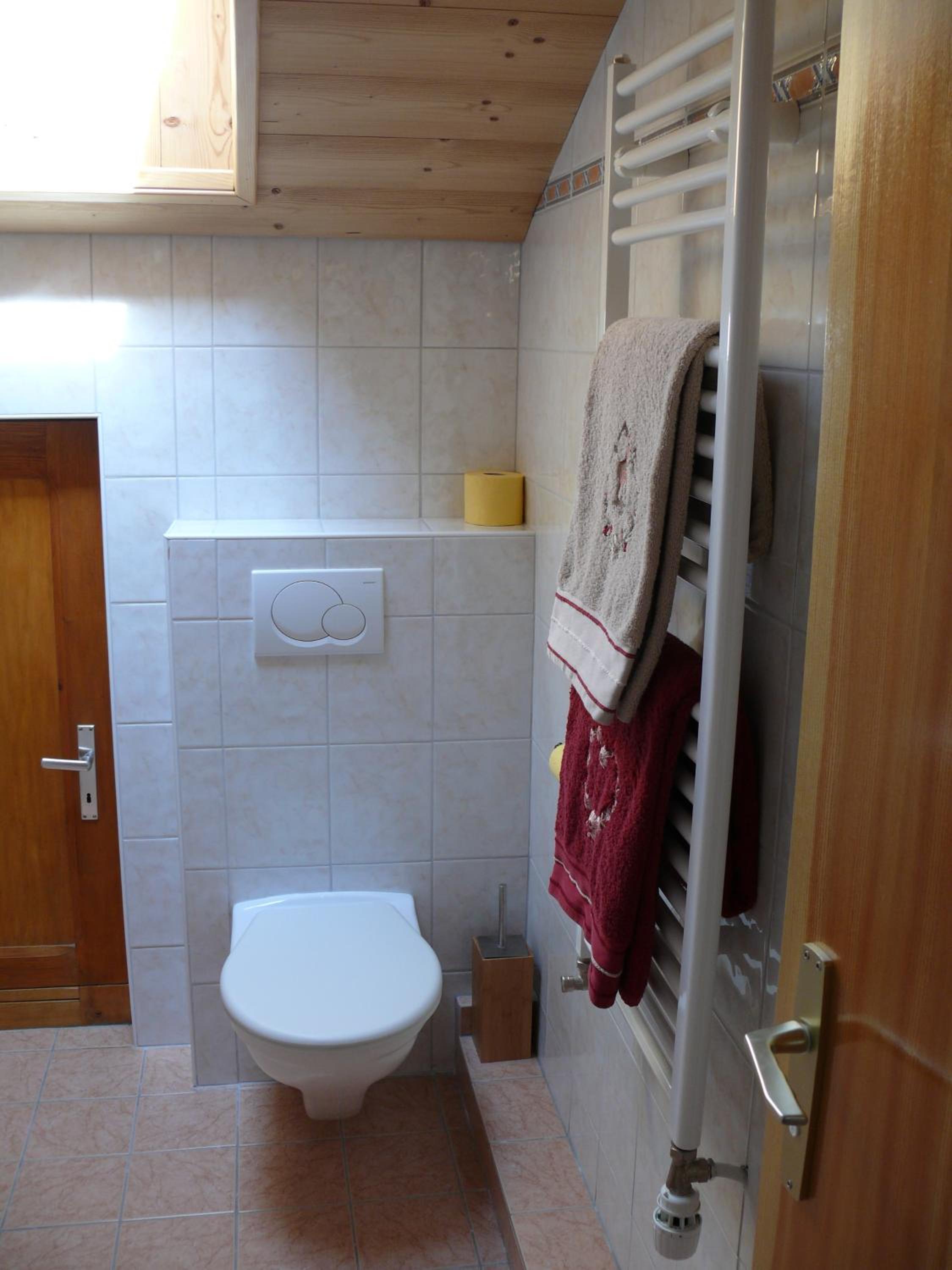 Family Room - Photo 2