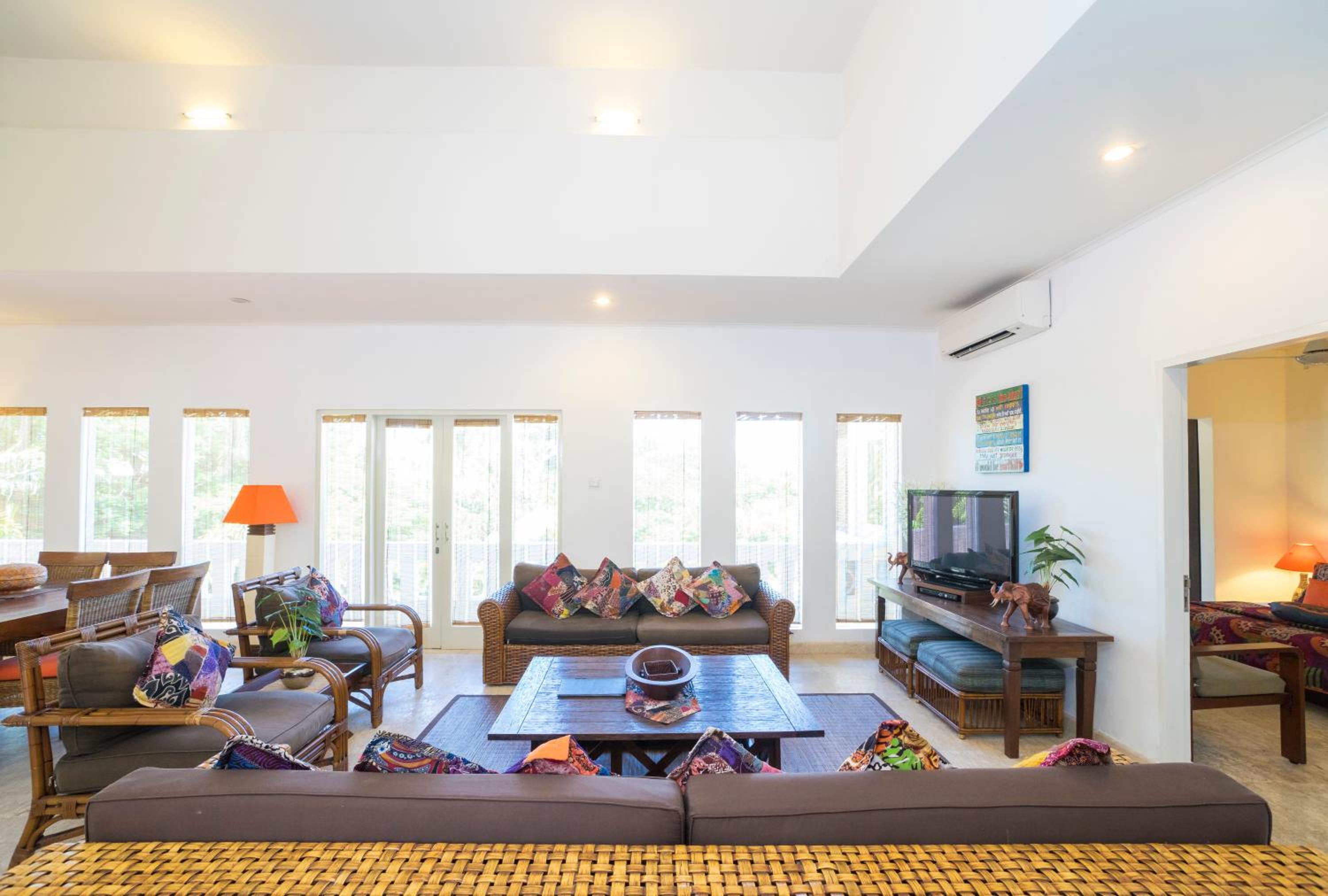 Three-Bedroom Apartment (2 bathrooms) photo 2