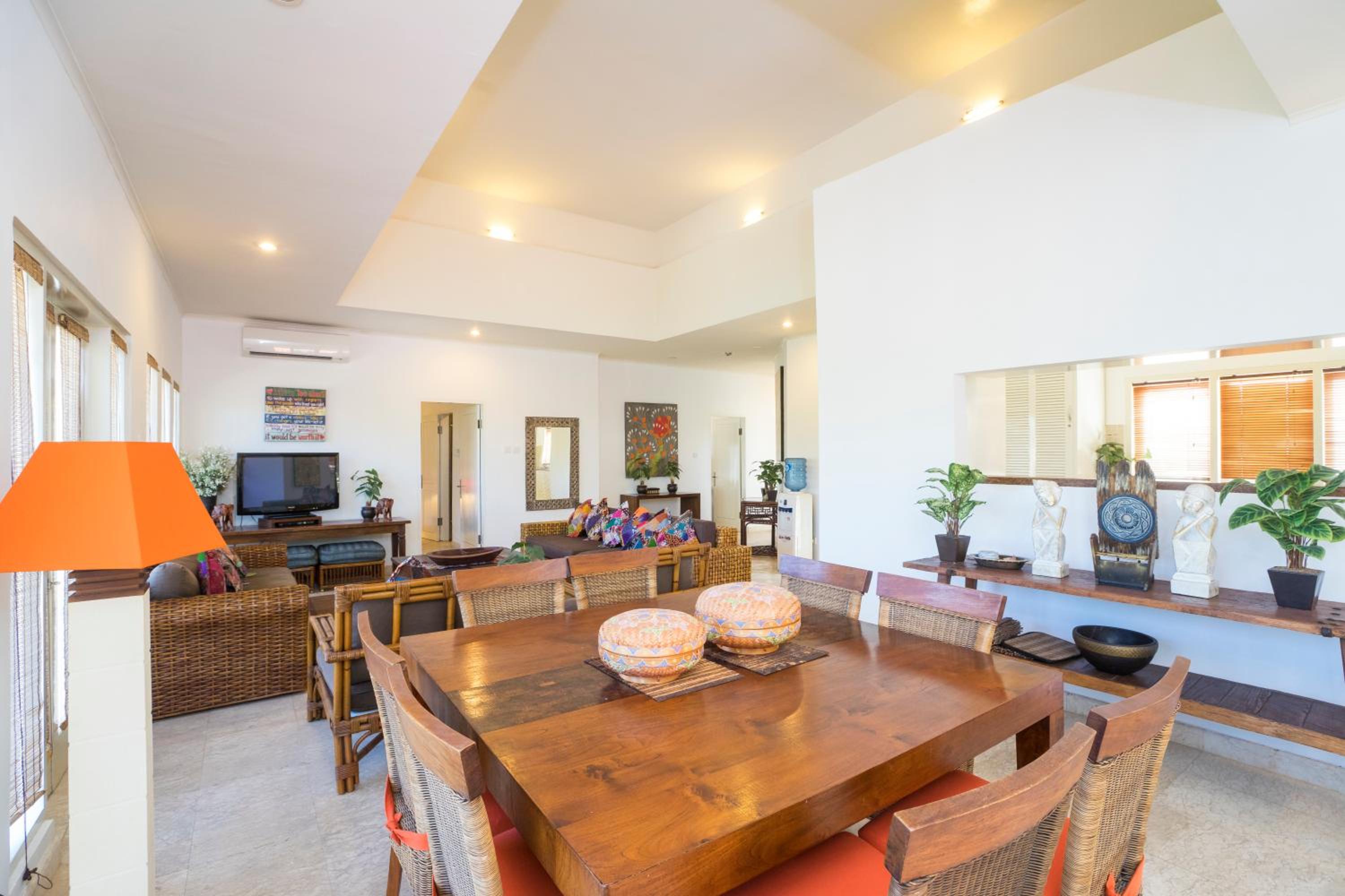 Three-Bedroom Apartment (2 bathrooms) photo 3