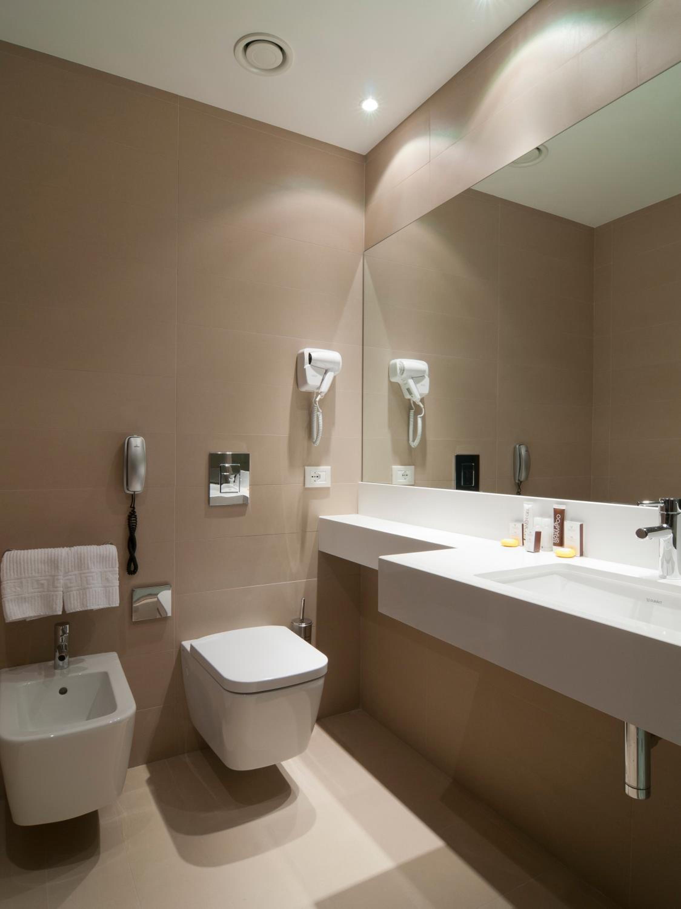 Double Room - Photo 7