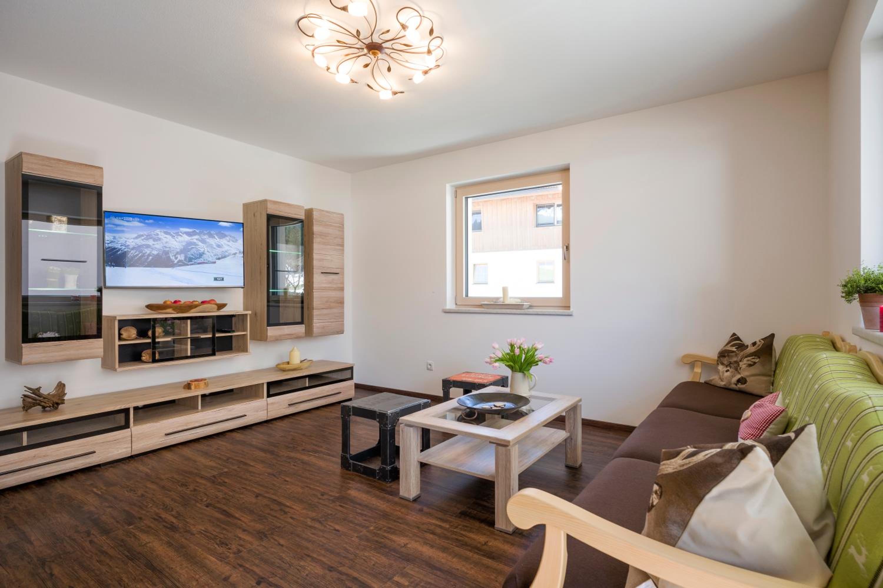 Apartment with Mountain View photo 1