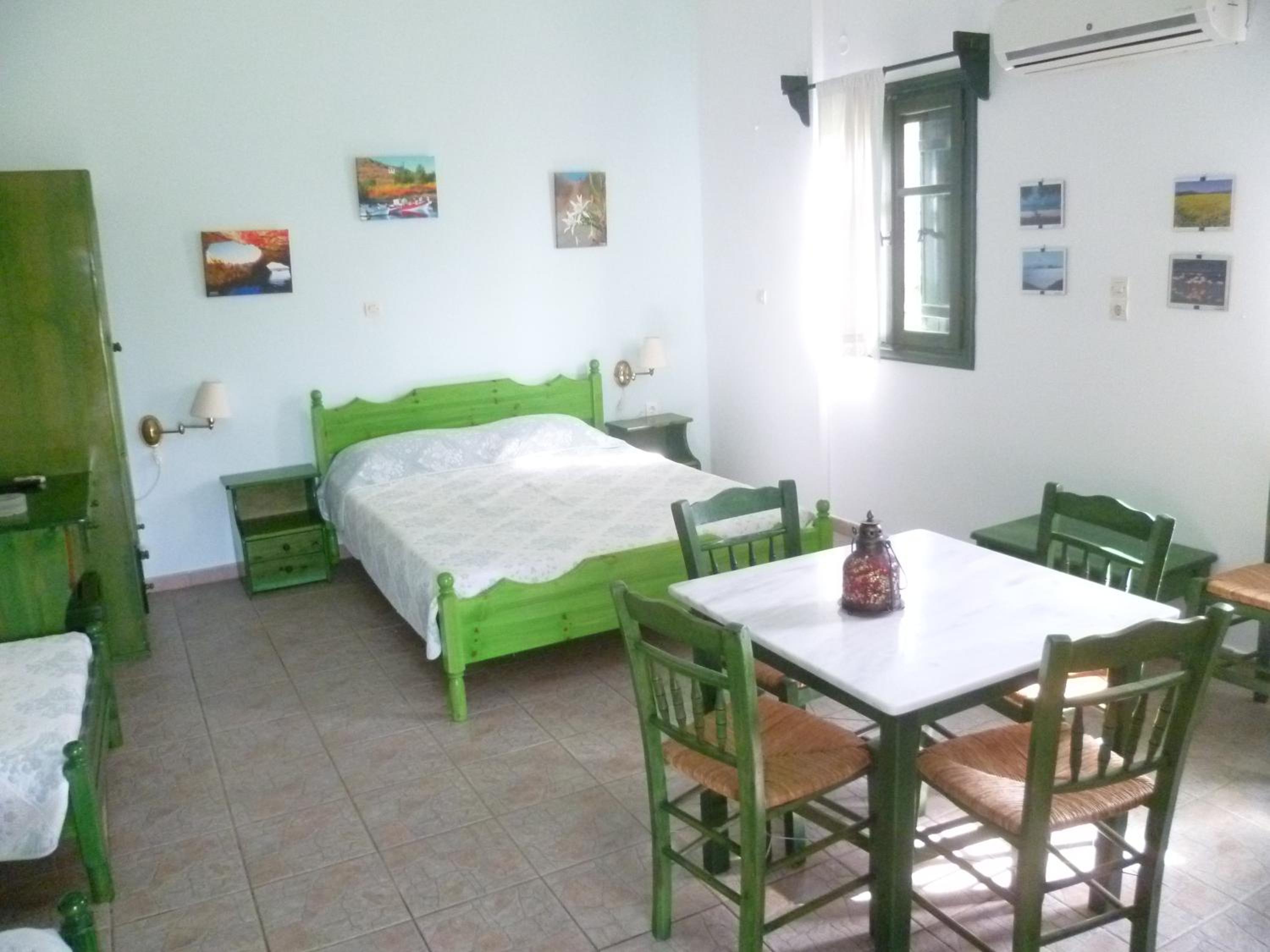 Family Room with Sea View photo 3