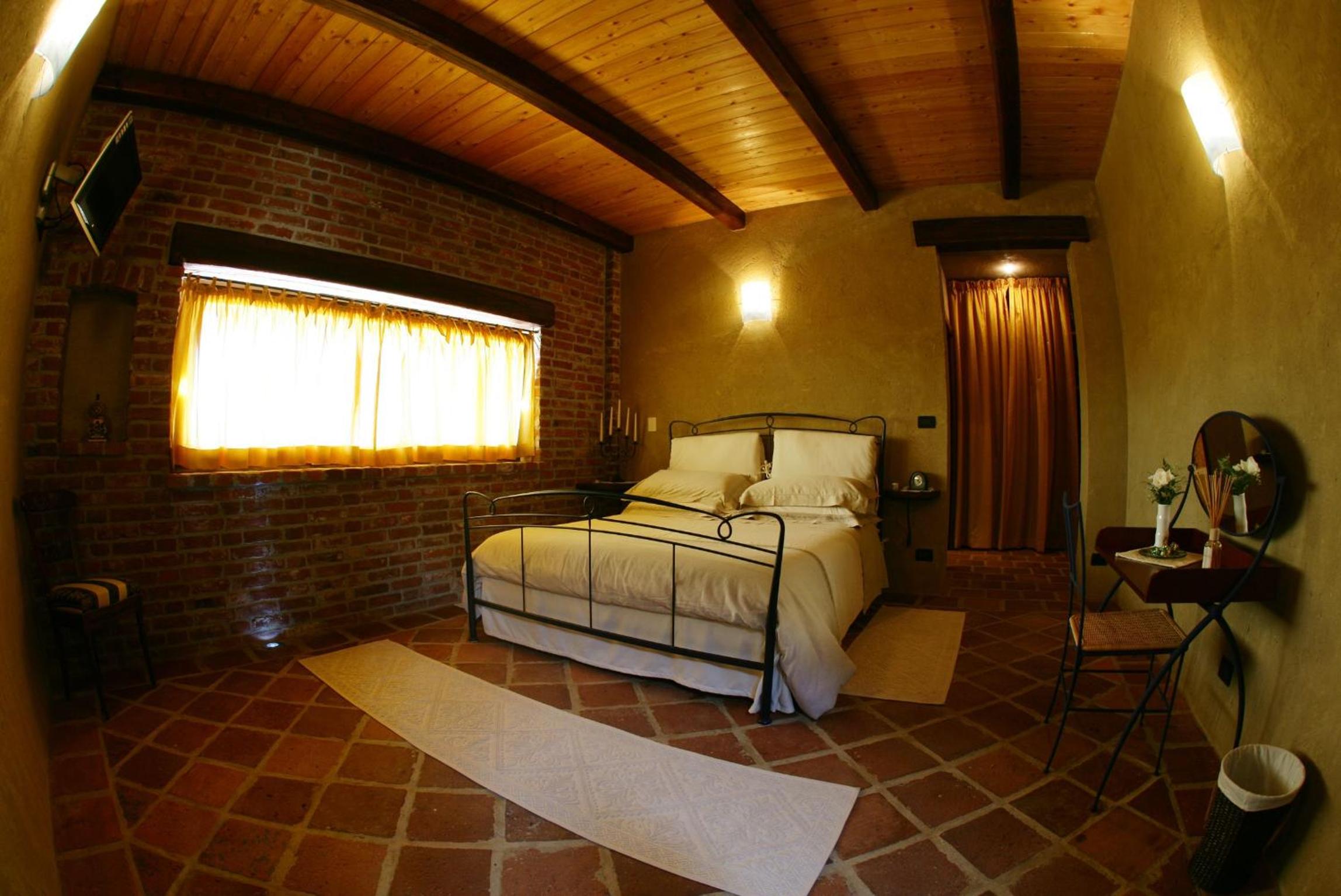 Double Room - Photo 3