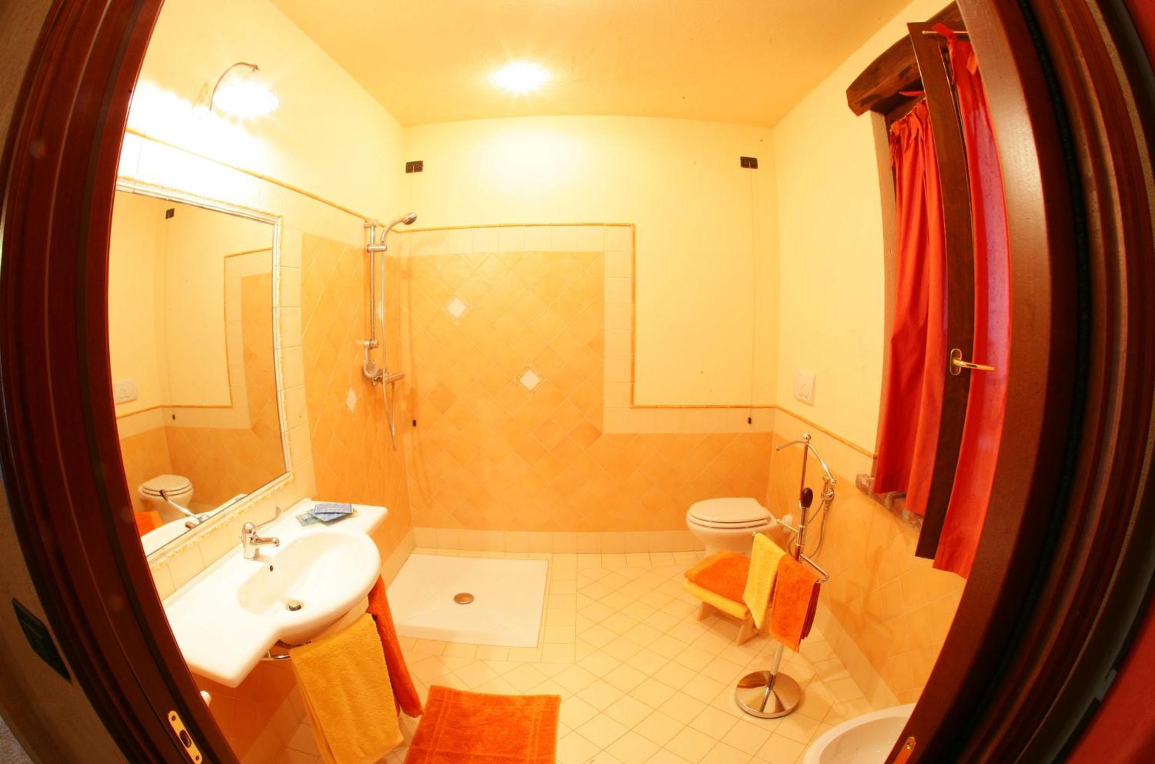 Double Room - Photo 12