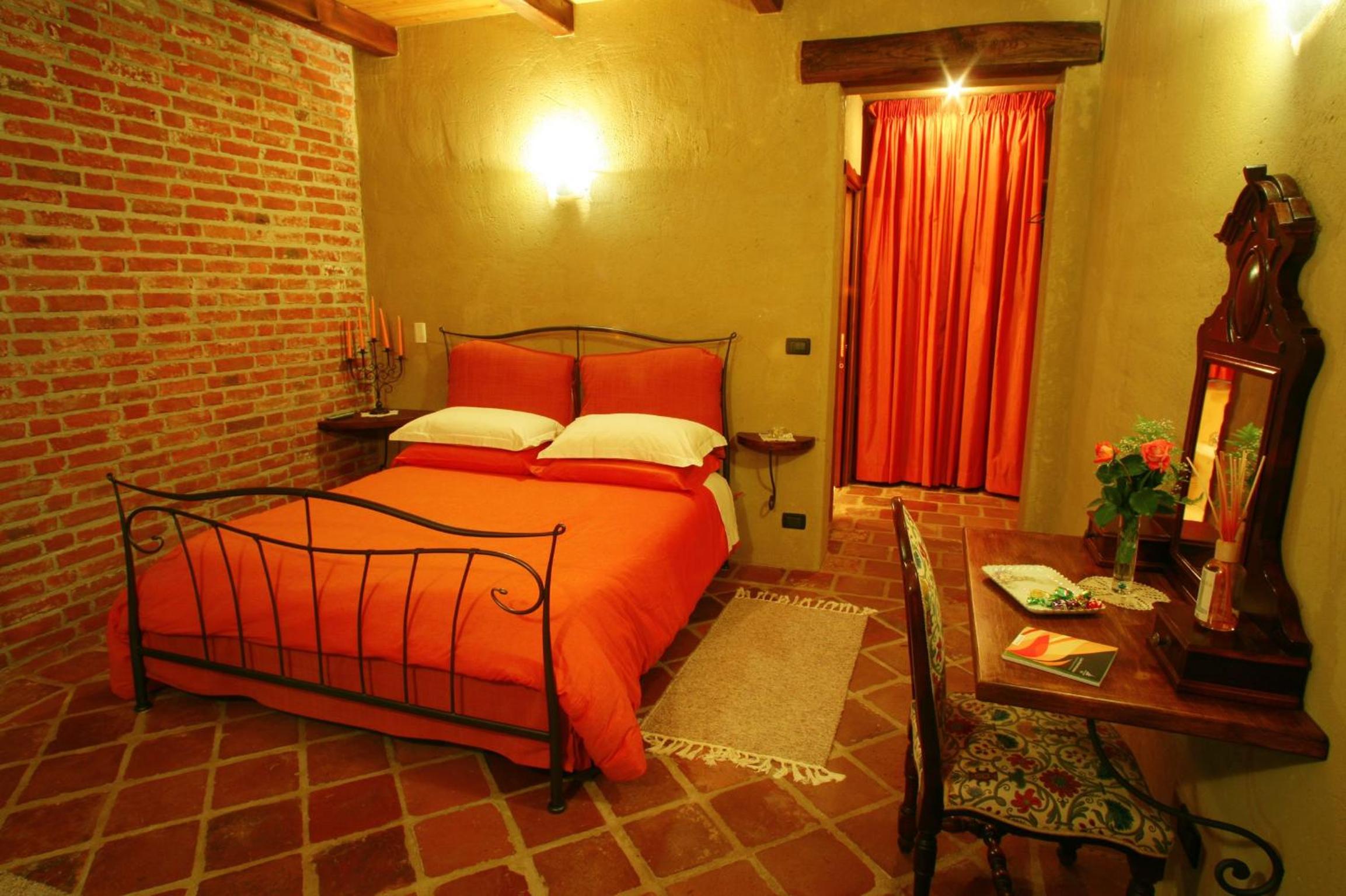 Double Room - Photo 5