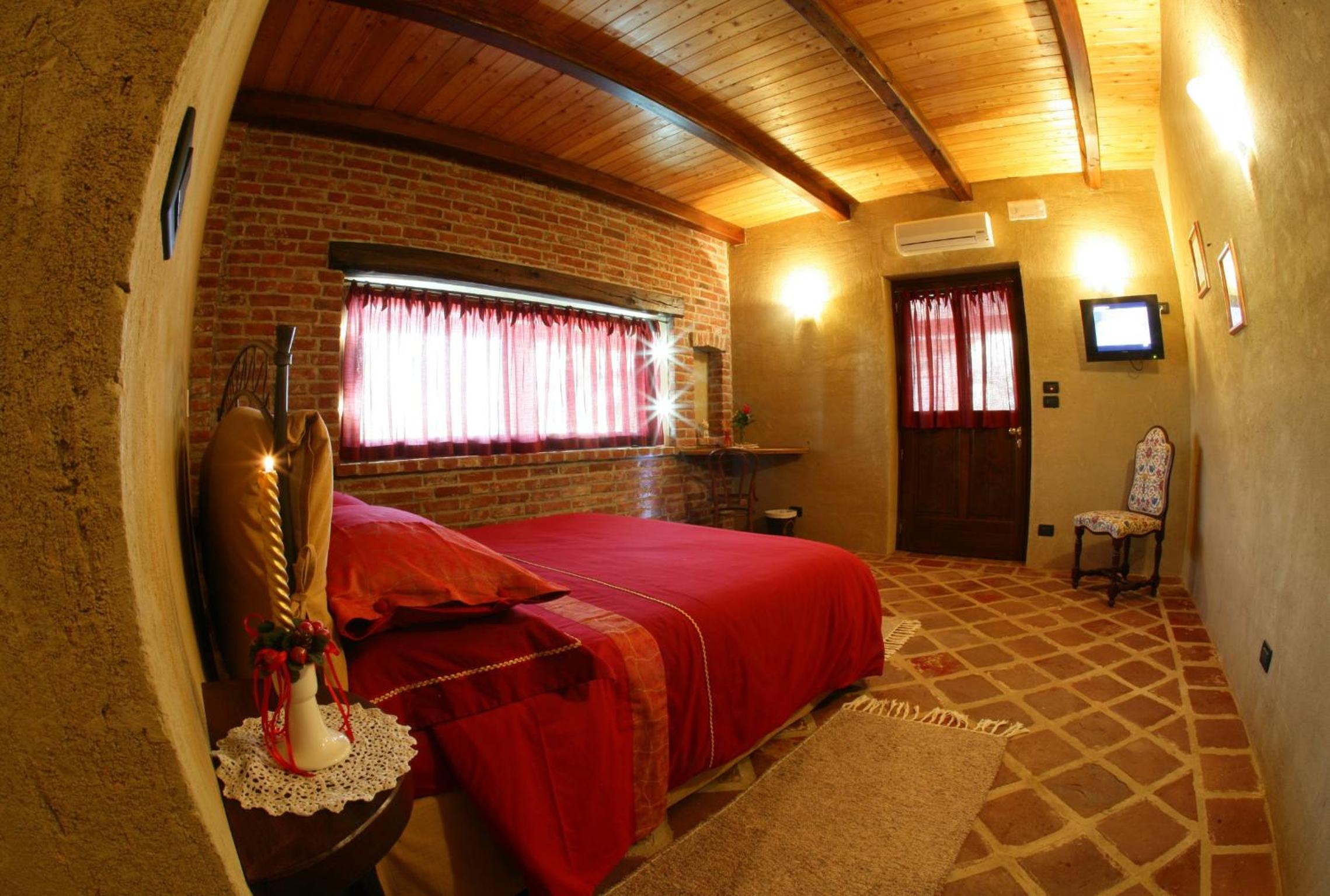 Double Room - Photo 10