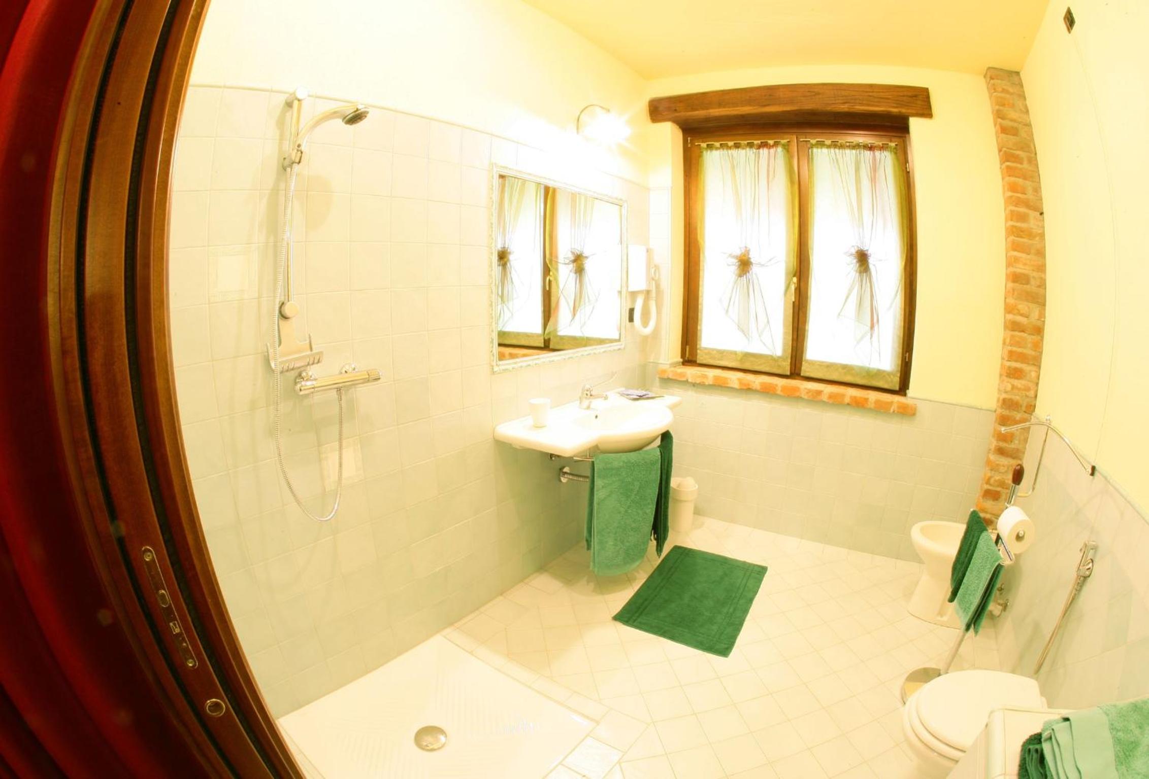 Double Room - Photo 14