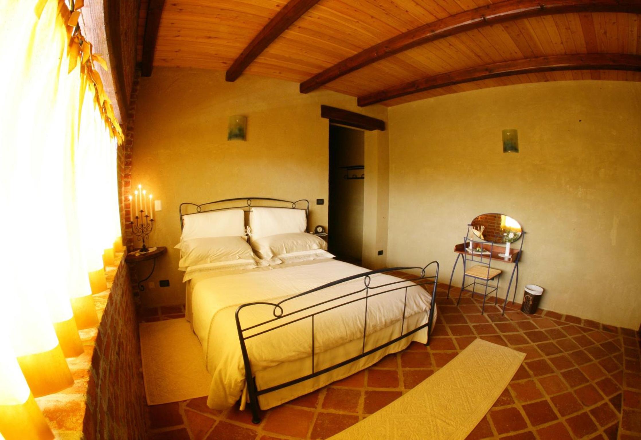Double Room - Photo 17