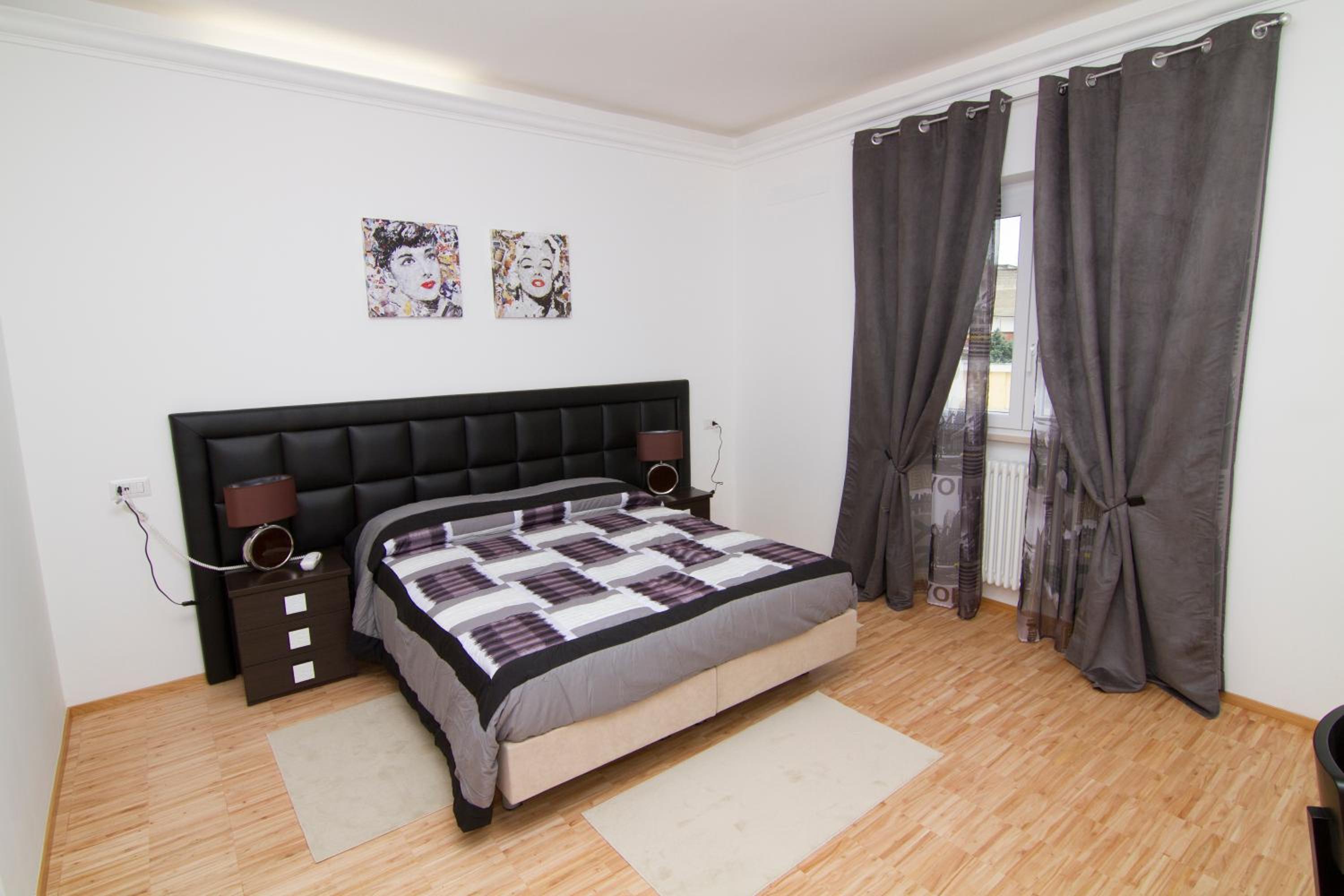 Superior Double or Twin Room with City View photo 1