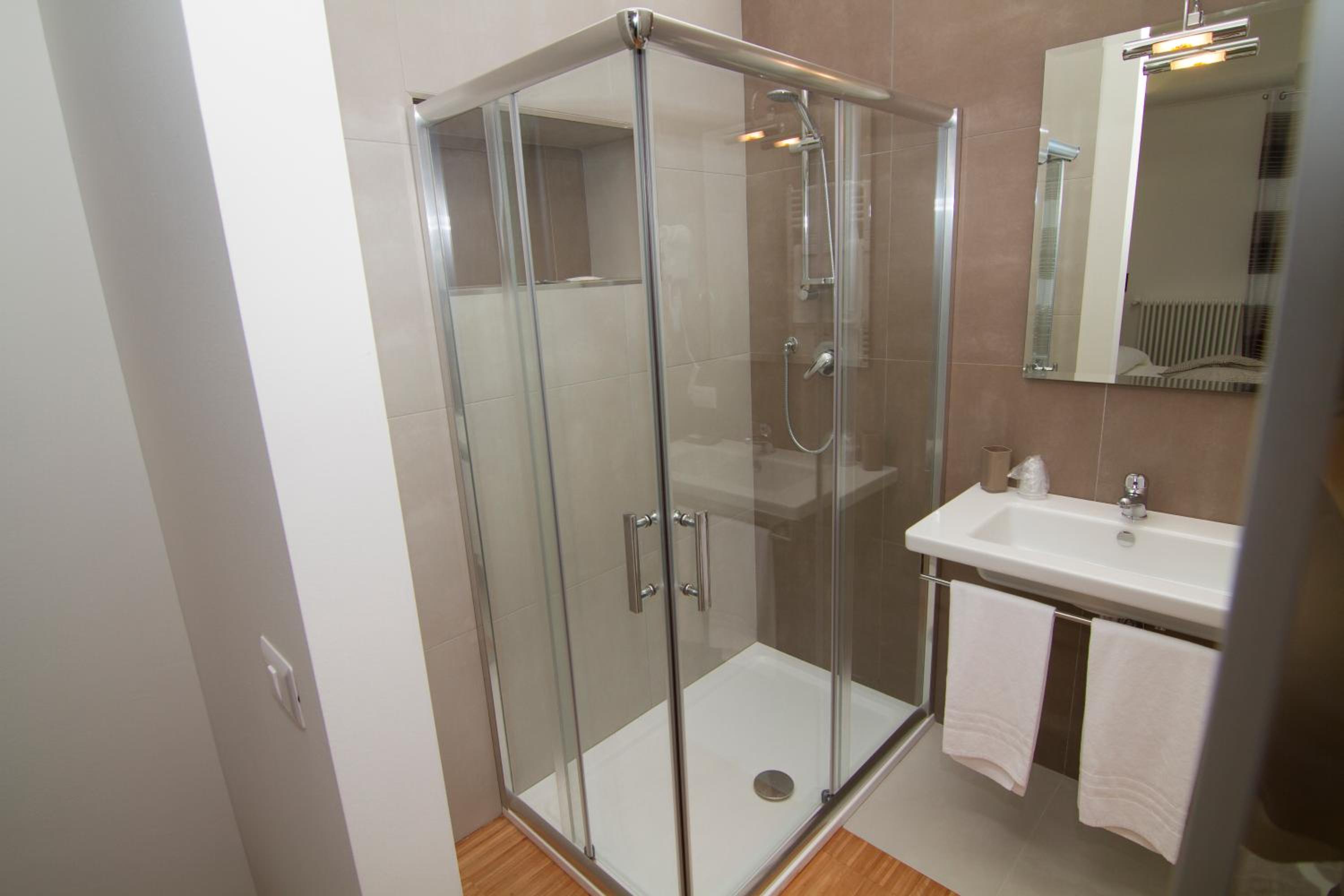 Superior Double or Twin Room with City View photo 3