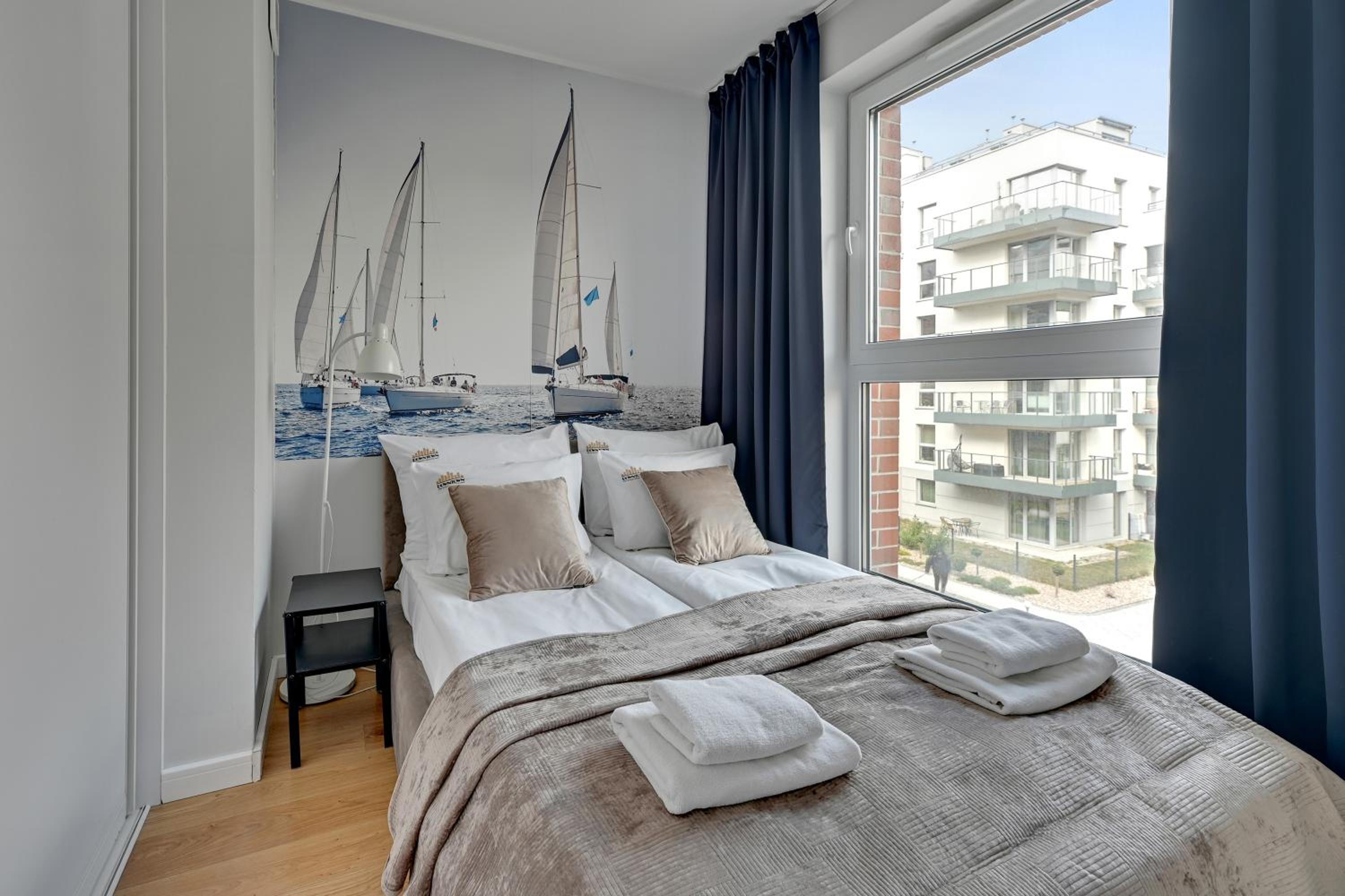 One-Bedroom Apartment with Balcony